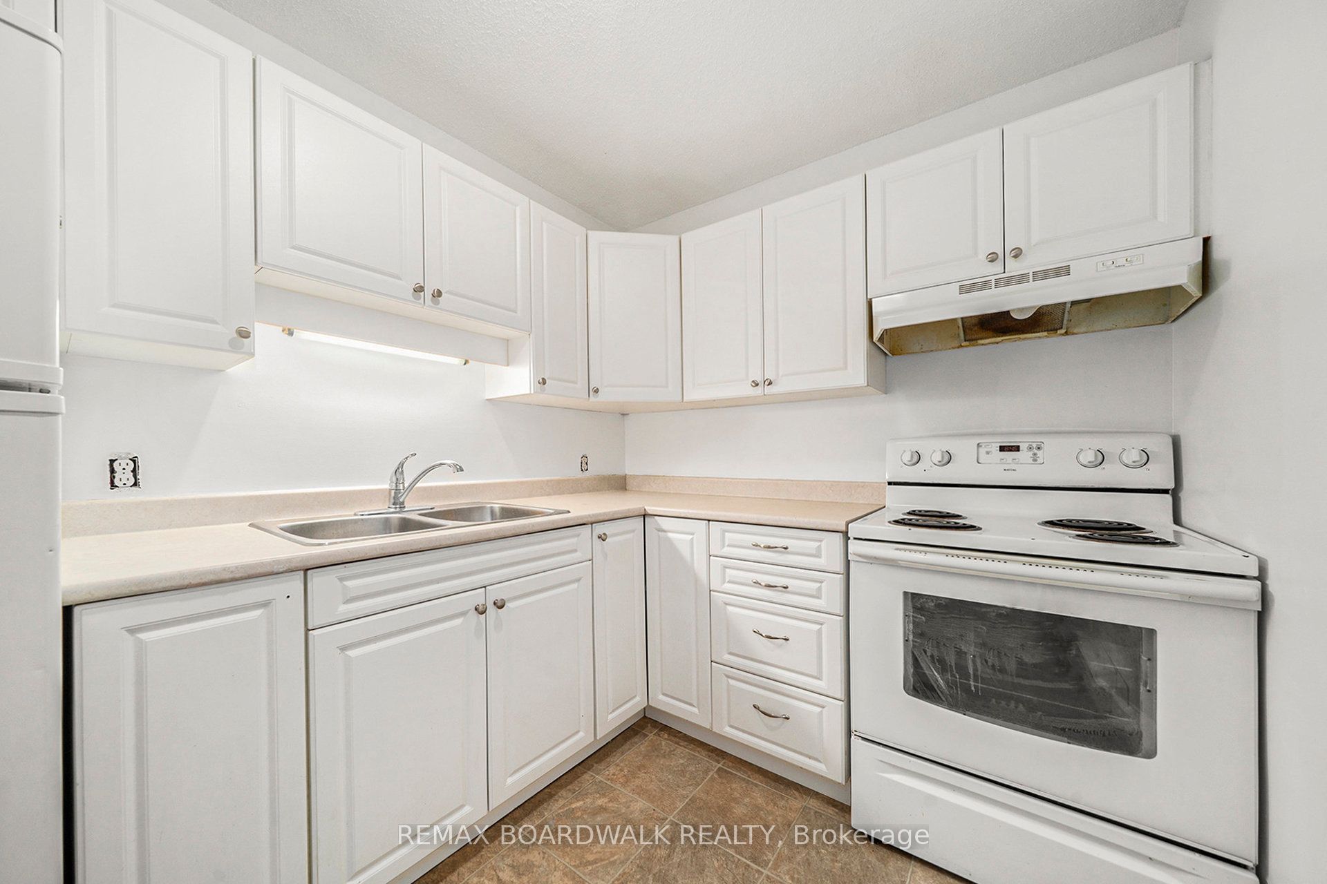 Unit A - 136 Prescott Street, North Grenville 4