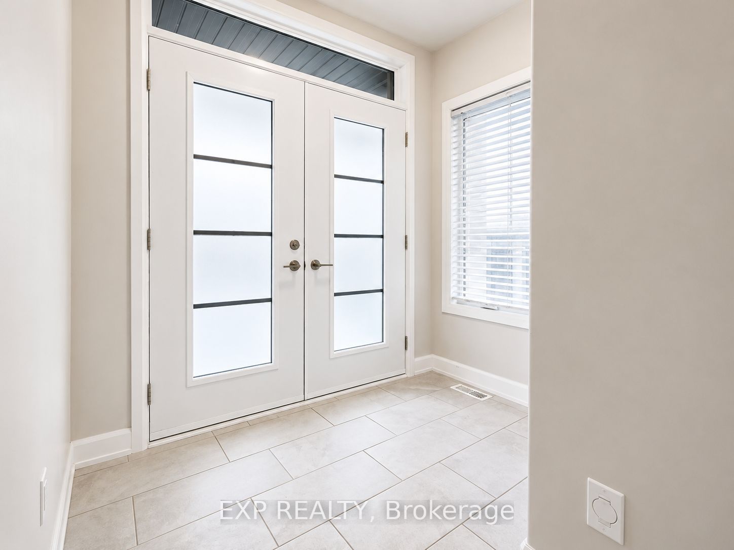 528 LUCENT Street, Russell 2