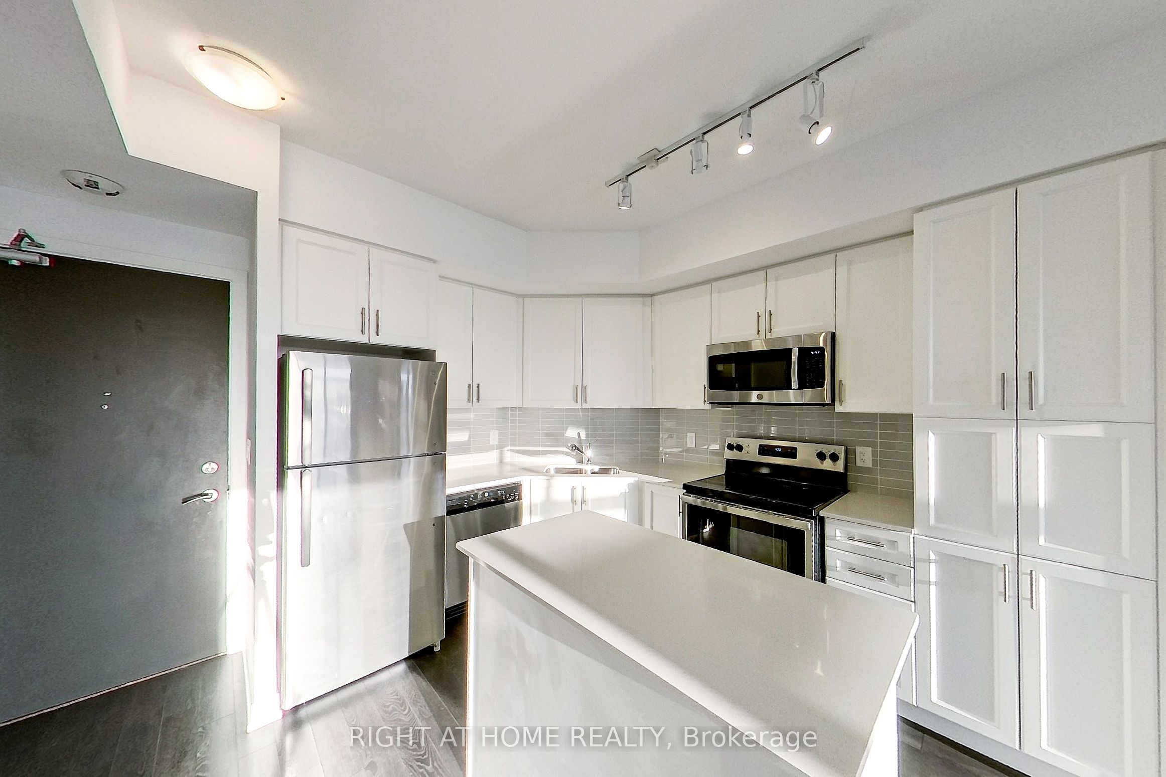 Unit 1003 - 550 North Service Road, Grimsby 4