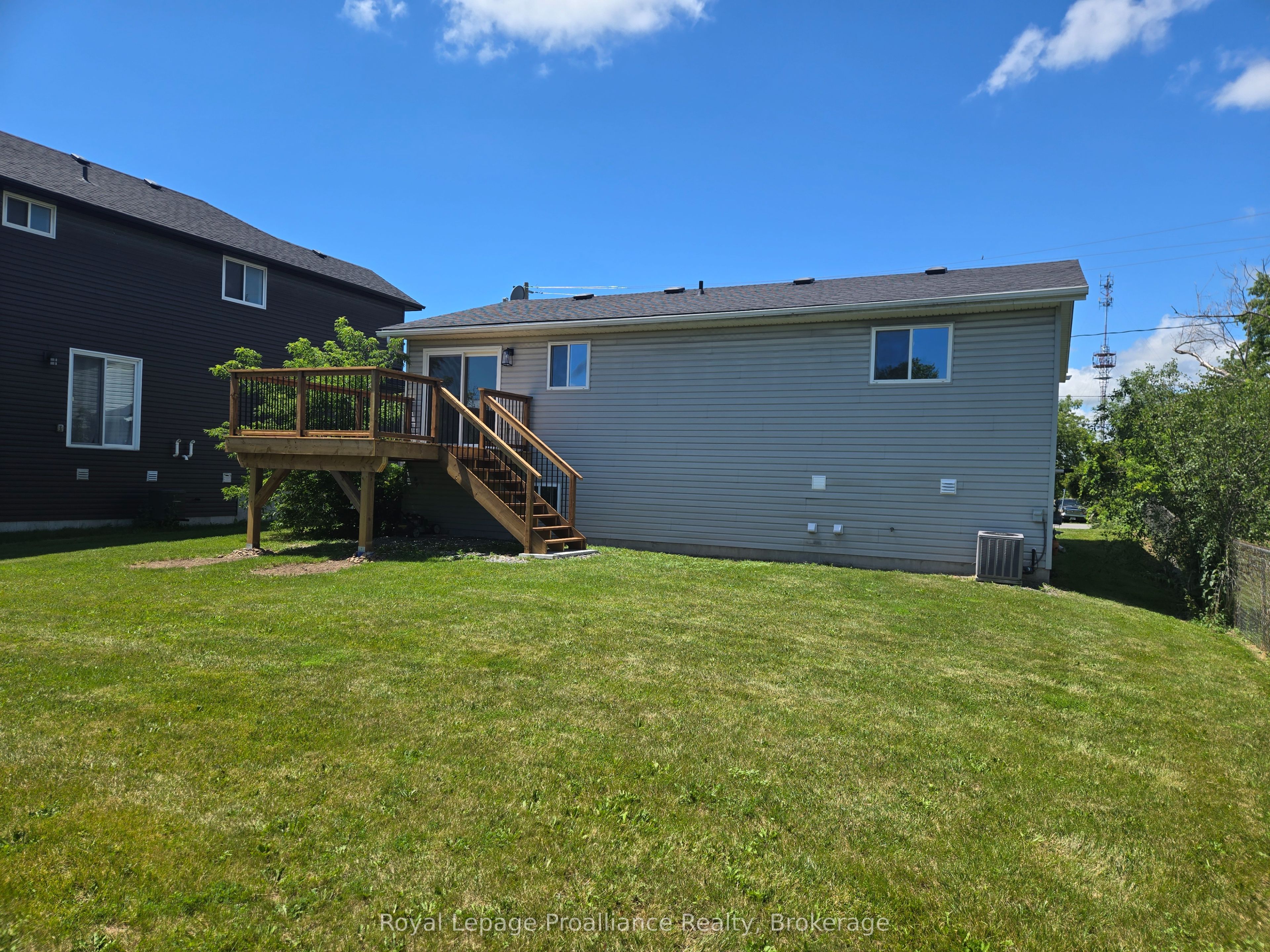 44 Cannifton Road N, Belleville 2