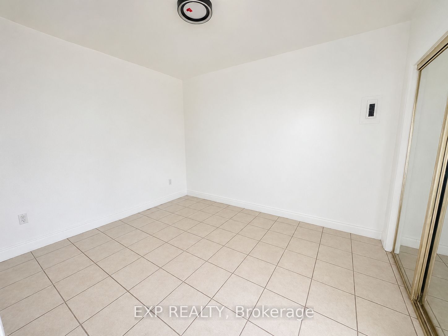 Unit 2 - 41 Geneva Street, St. Catharines 2