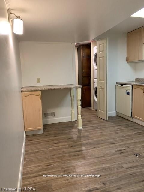 Unit LOWER - 12 PARKWAY Avenue, Kawartha Lakes 4