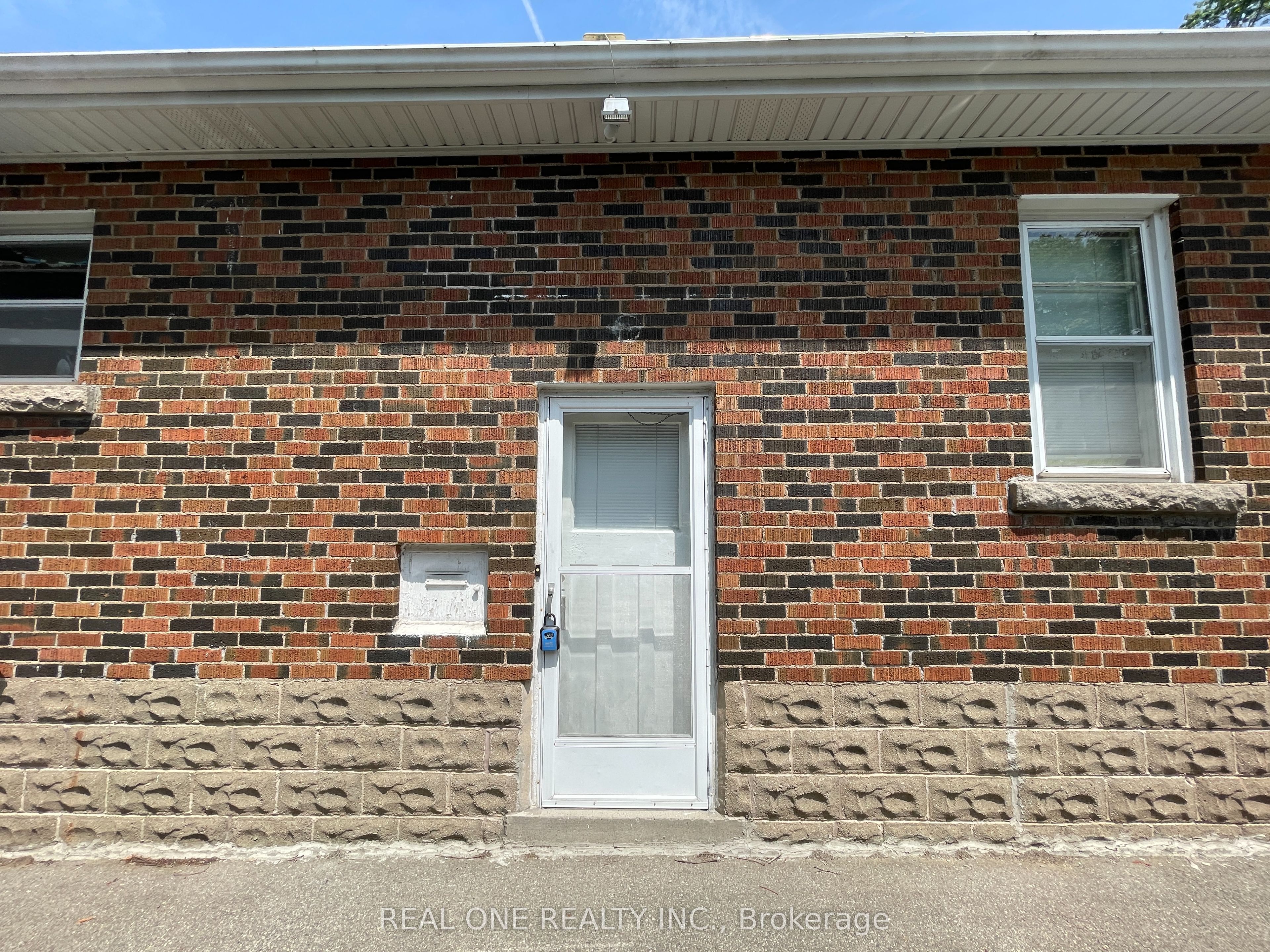 Unit B - 35 Bowman Street, Hamilton 4
