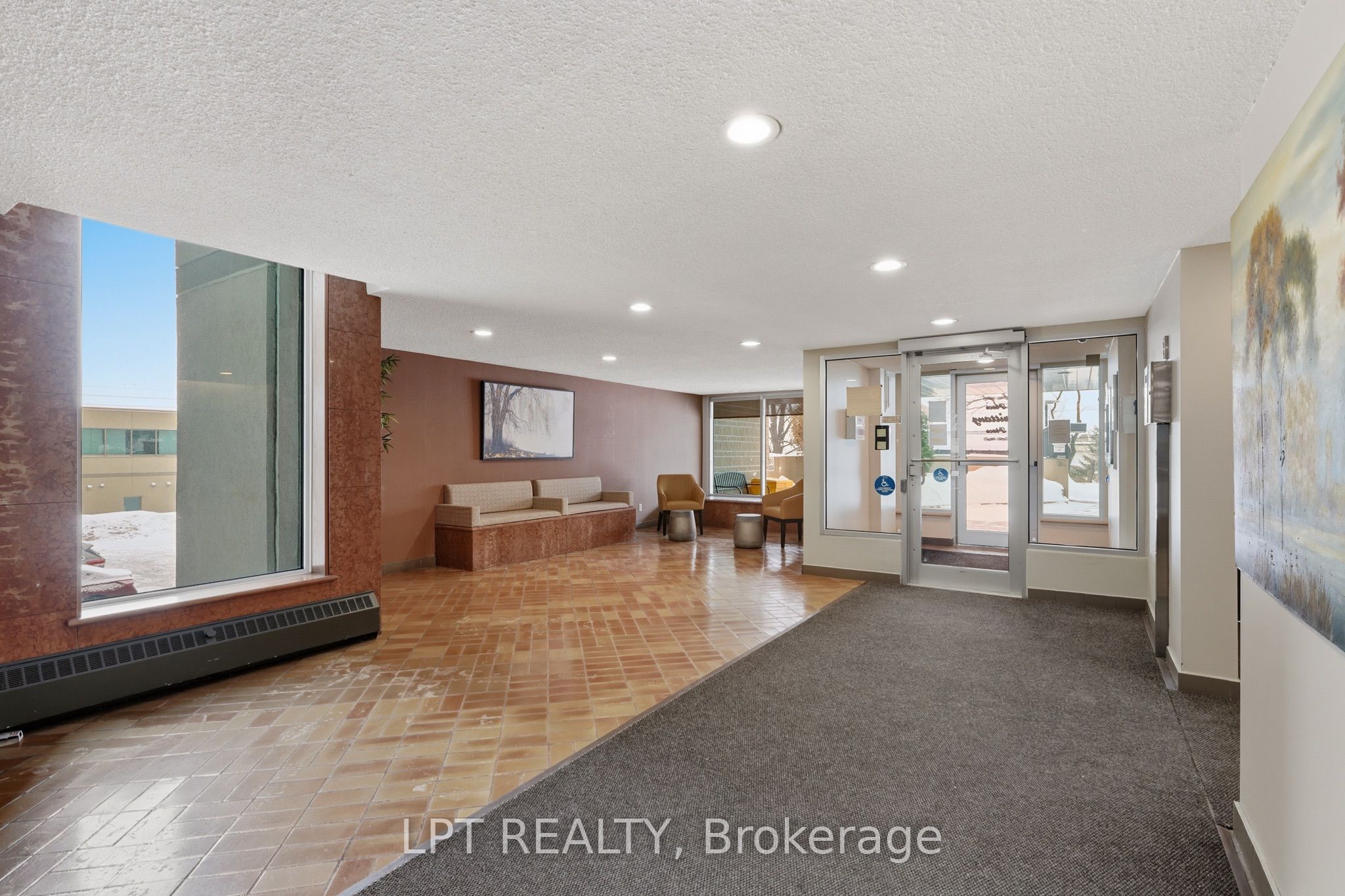 Unit 1112 - 555 Brittany Drive, Ottawa 4