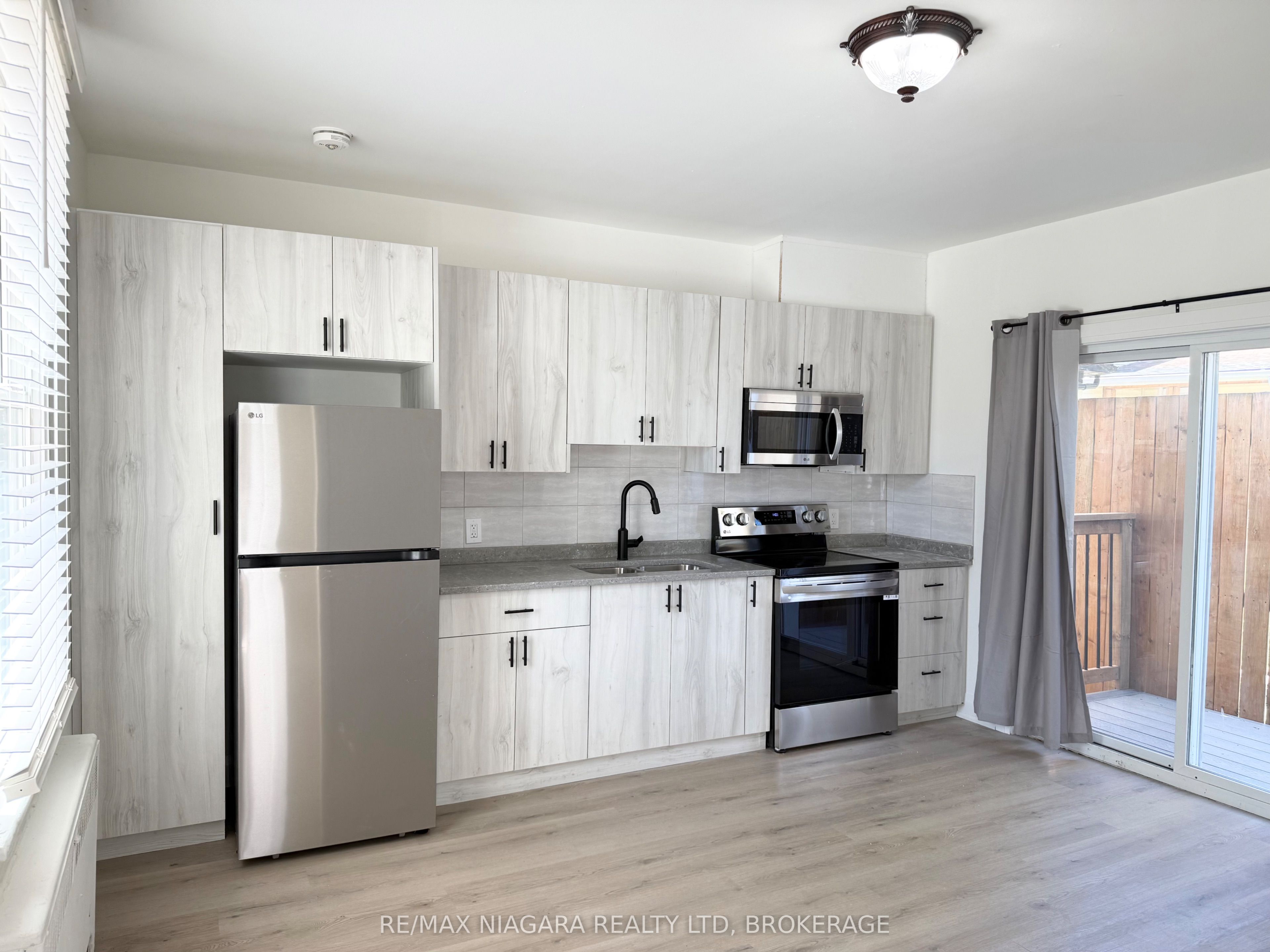 Unit Unit 2 - 4711 RIVER Road, Niagara Falls 3
