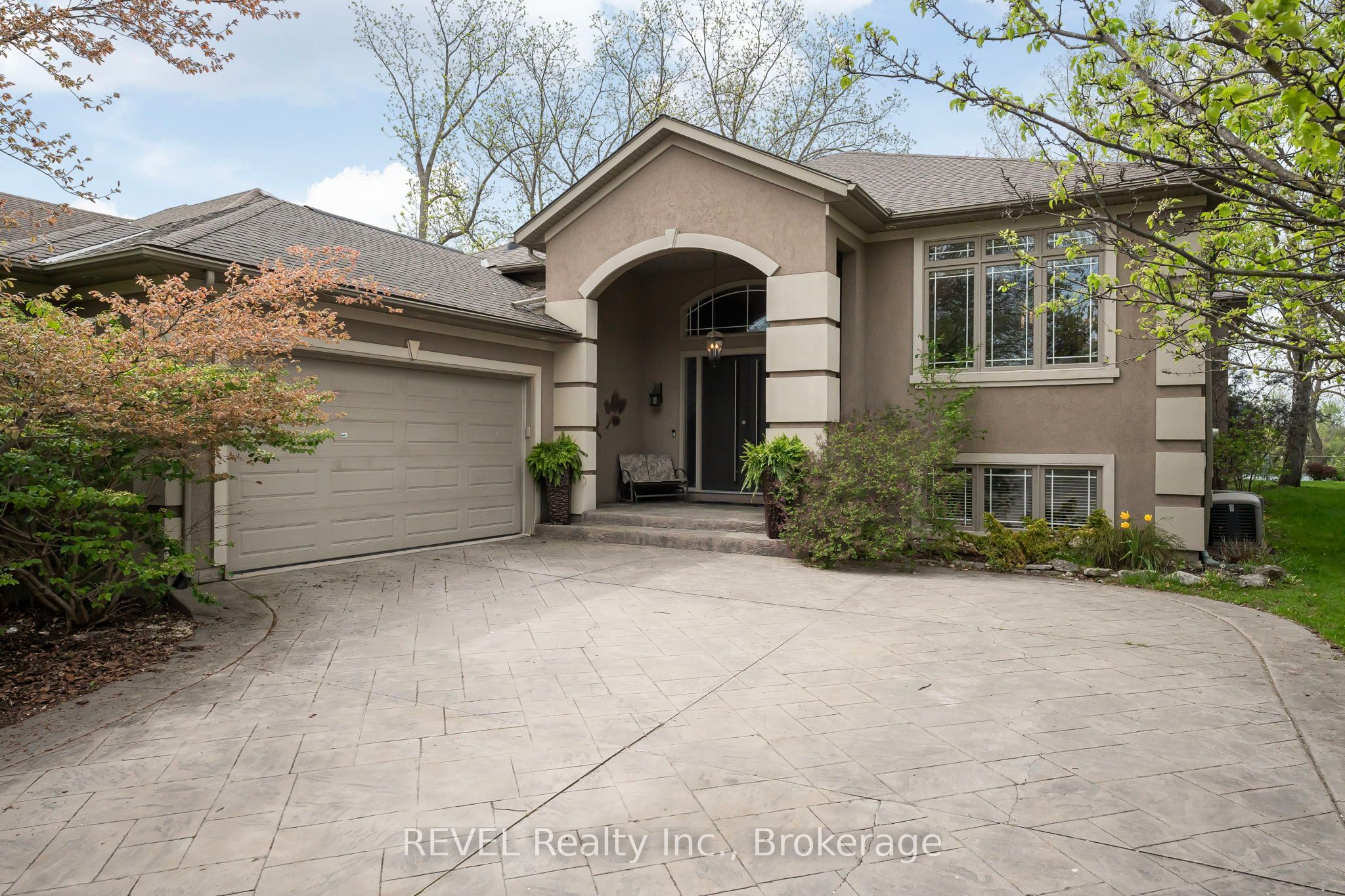 661 Clarence Street, Port Colborne 4