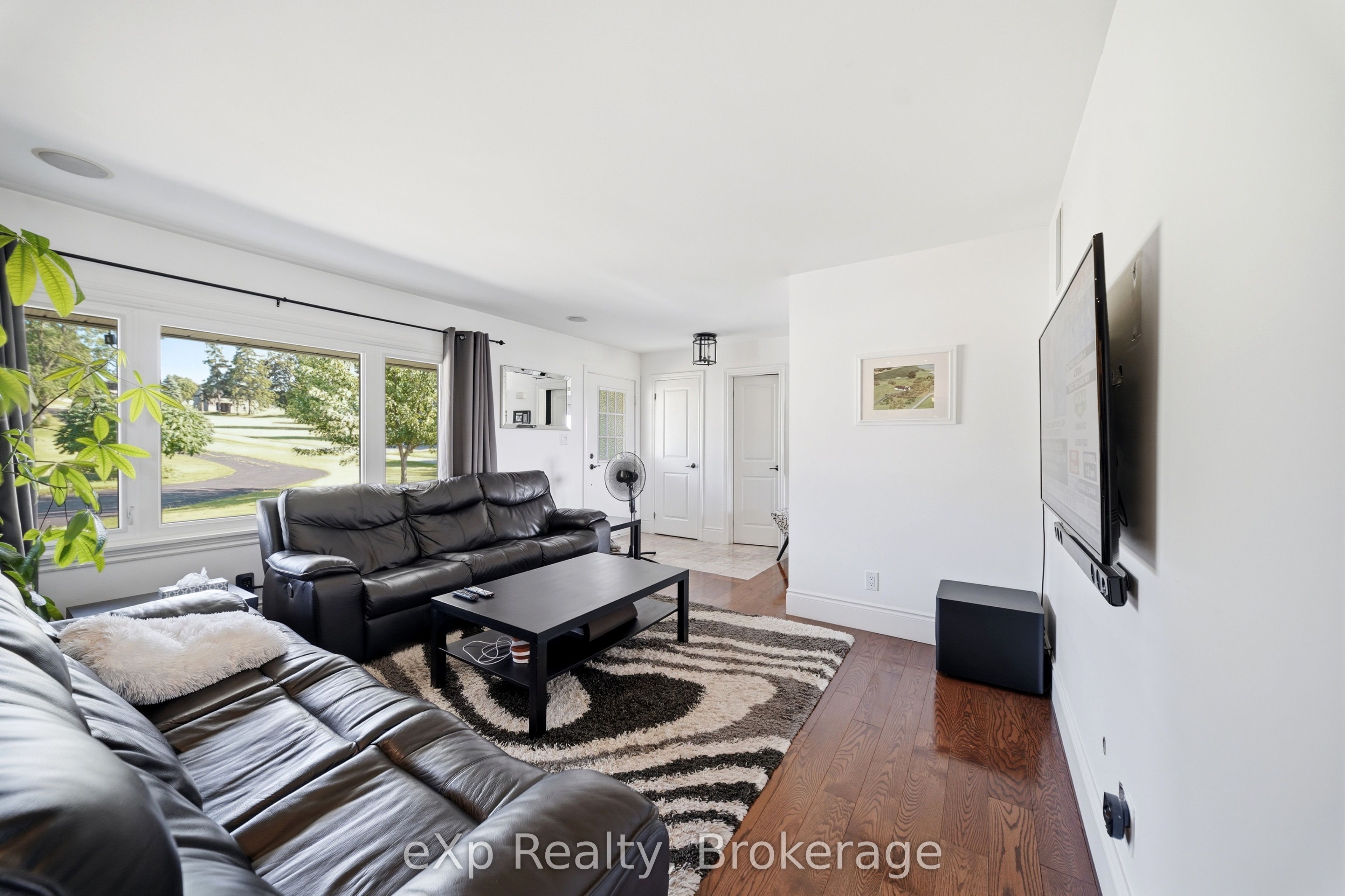 2352 County Road 3, Prince Edward County 5