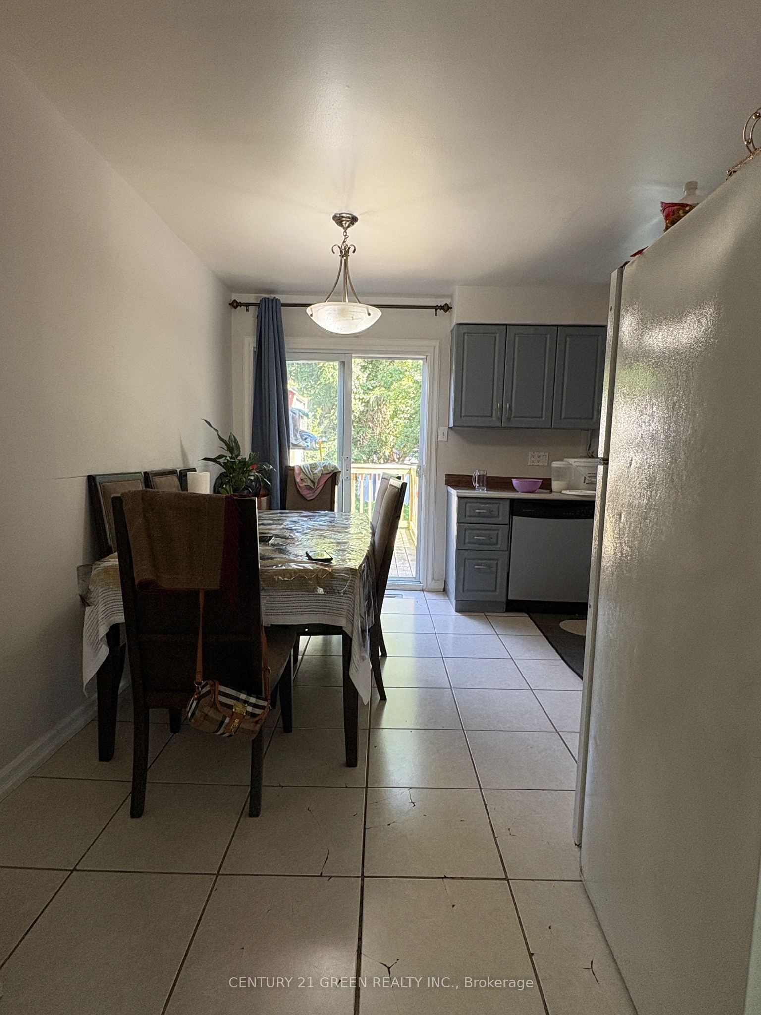 Unit Main & 2nd - 32 Elvira Crescent, London 4