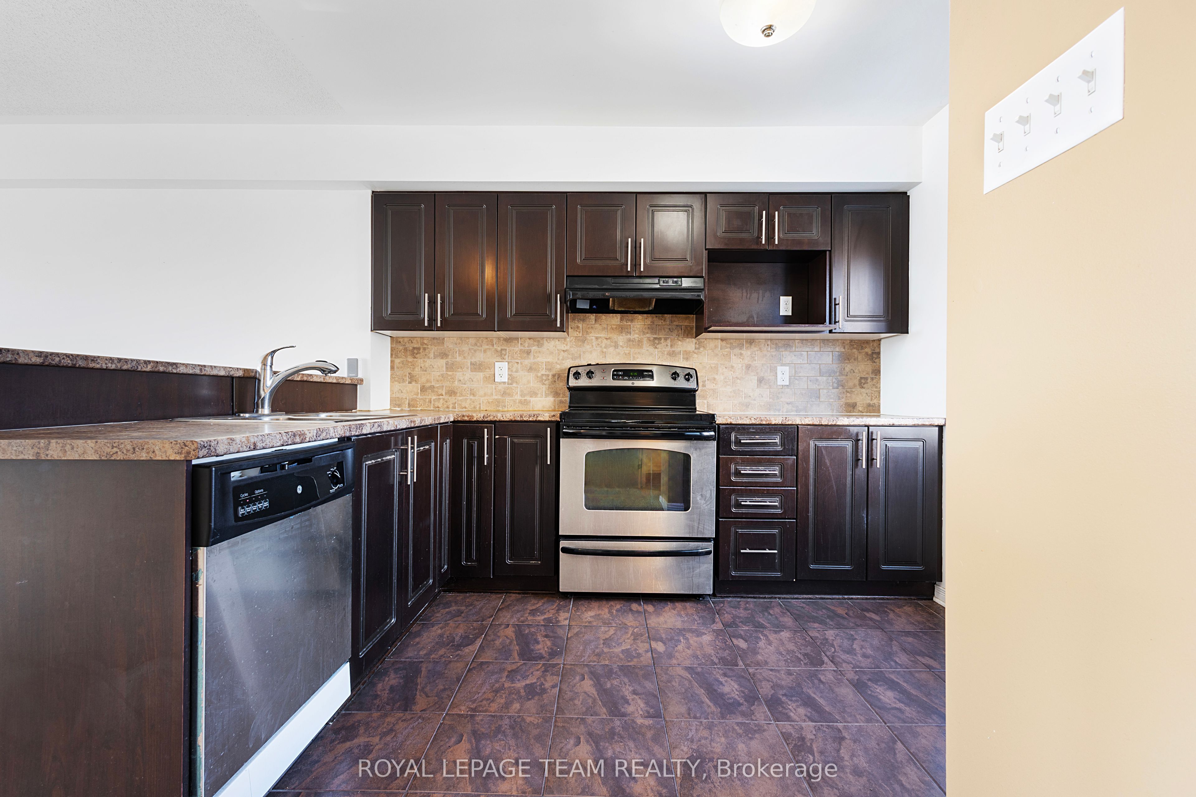 566 Simran Private, Nepean 5