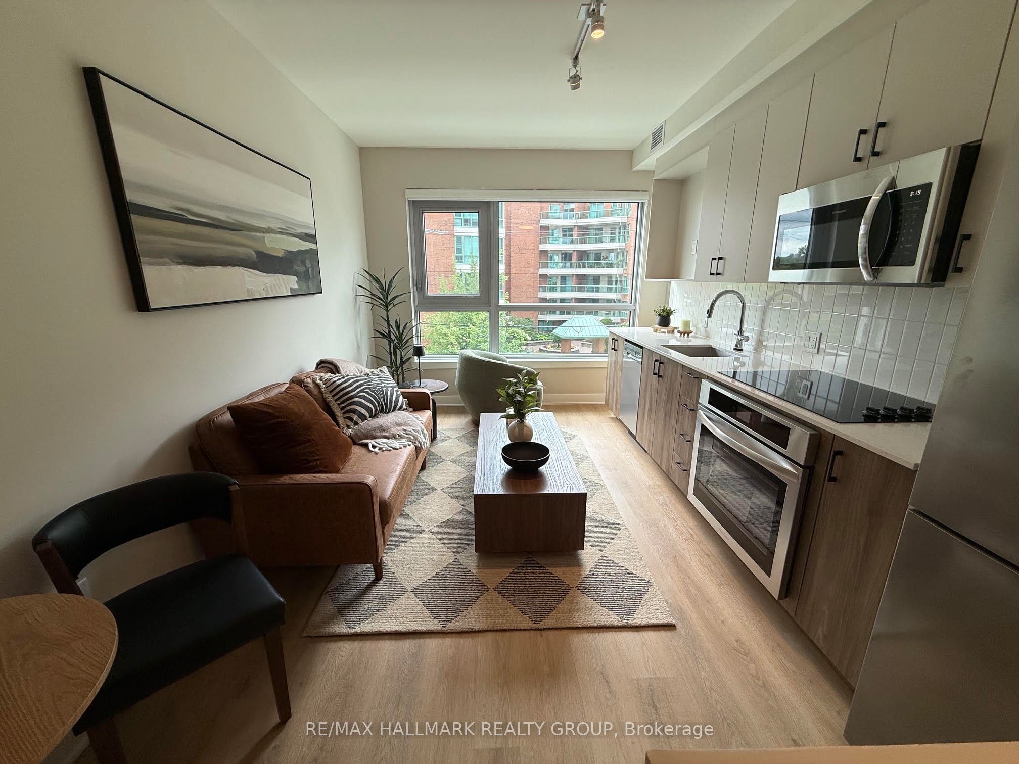 Unit 306 - 275 Carling Avenue, Ottawa 2
