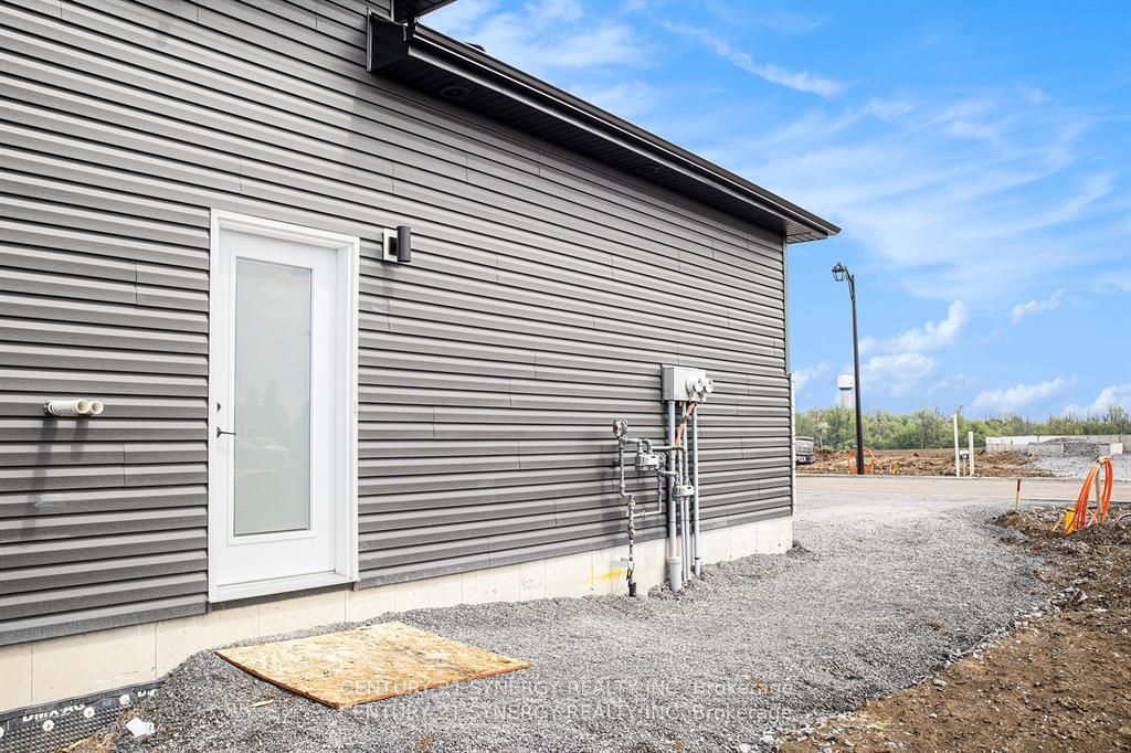 Unit B - 63 Helen Street, North Stormont 3