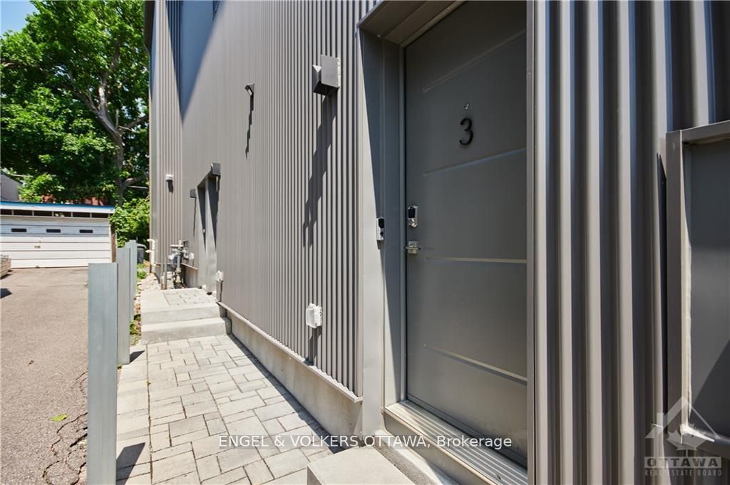 Unit 3 - 569 McLeod Street, Ottawa 2