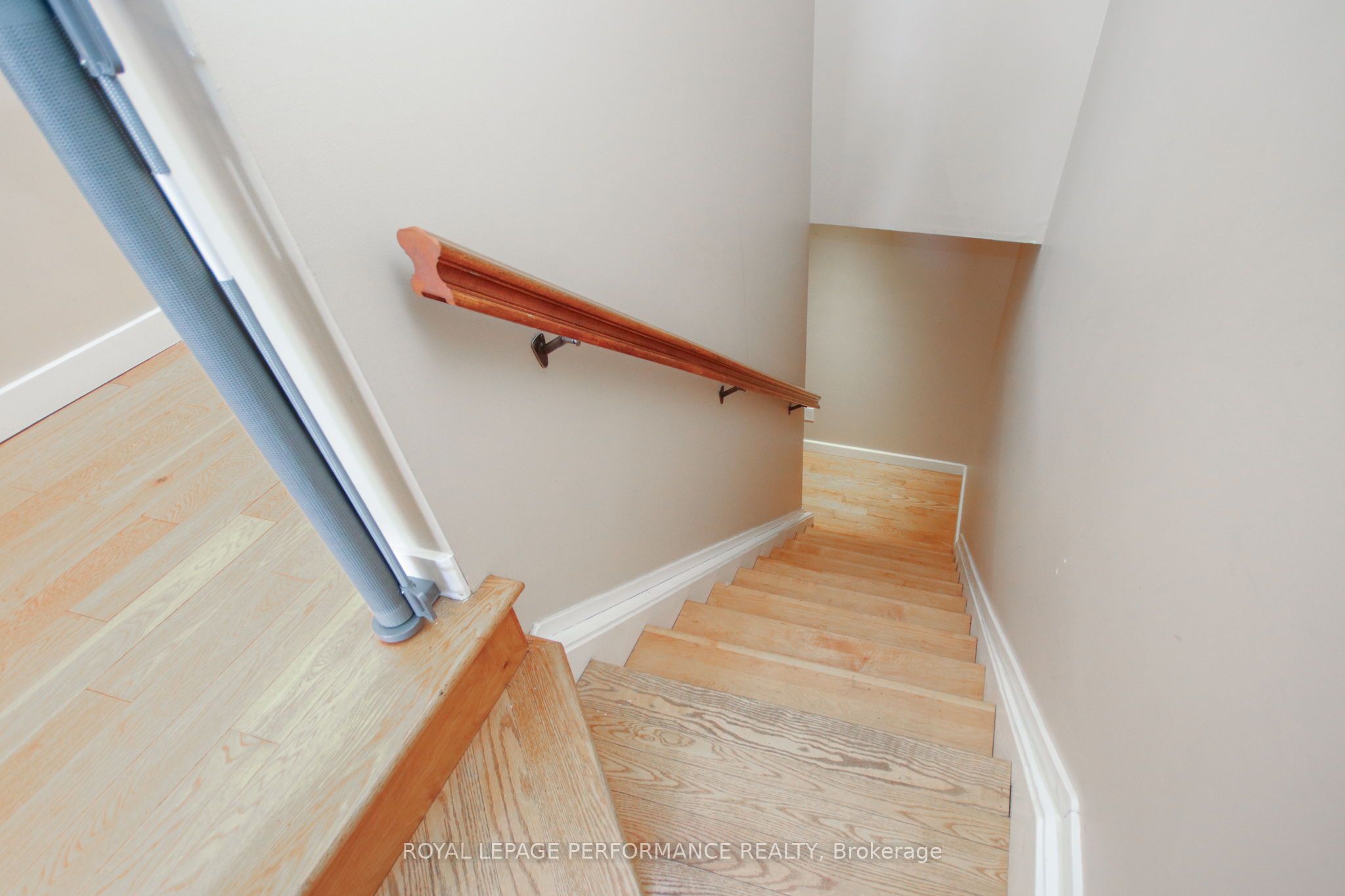 Unit 3 - 736 Cooper Street E, Ottawa 4