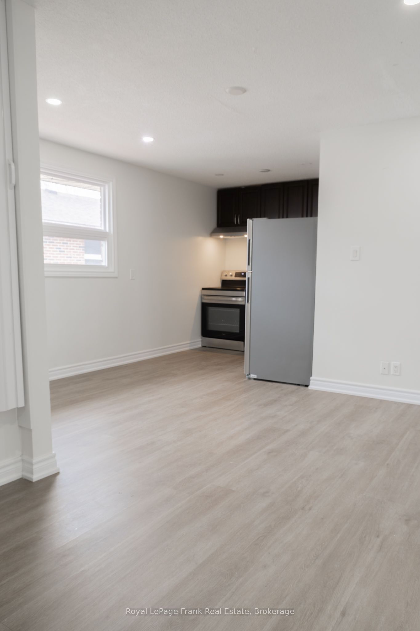 Unit 1 - 84 Mary Street W, Kawartha Lakes 5