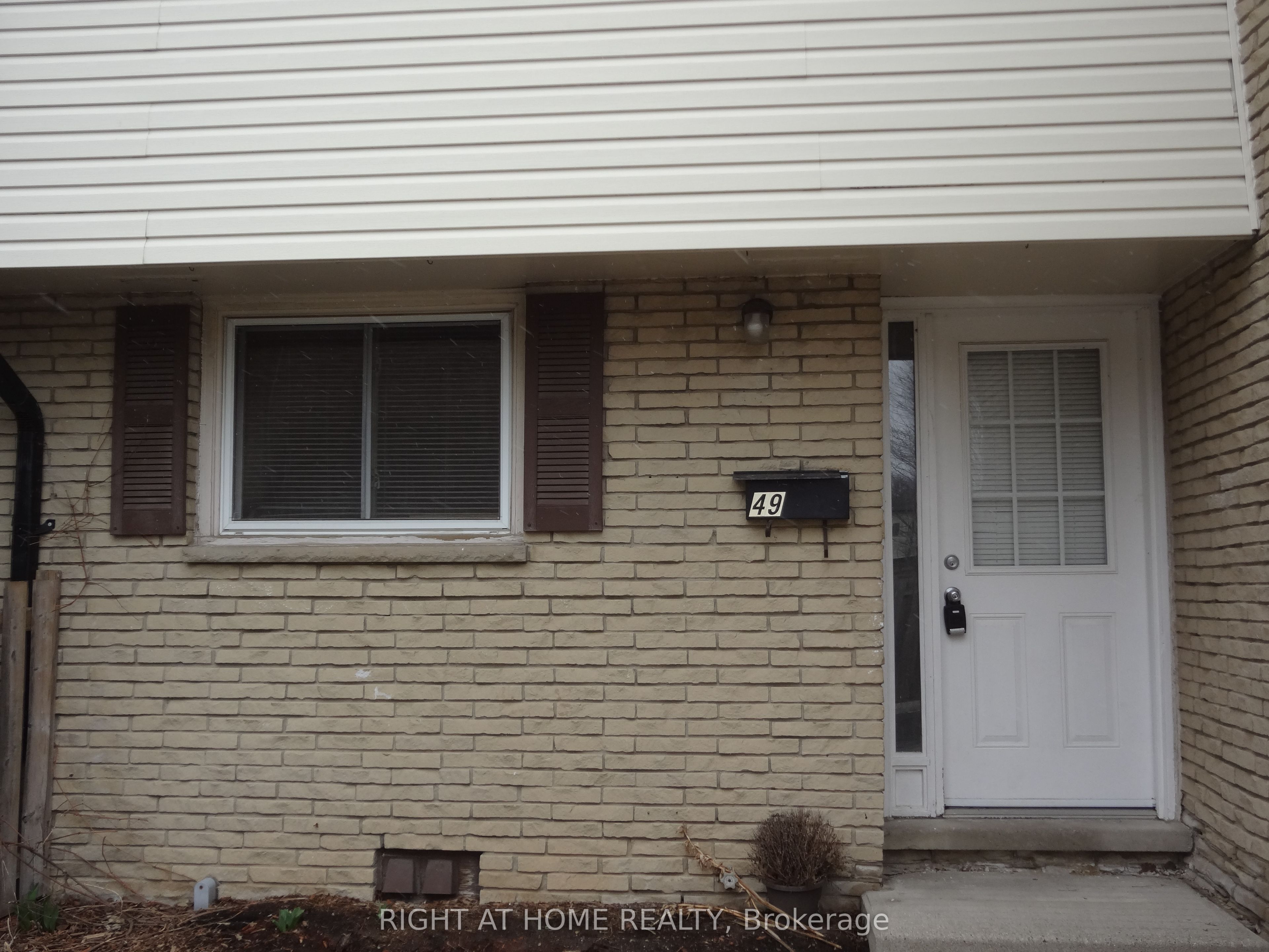 Unit 49 - 211 Veronica Drive, Kitchener 2