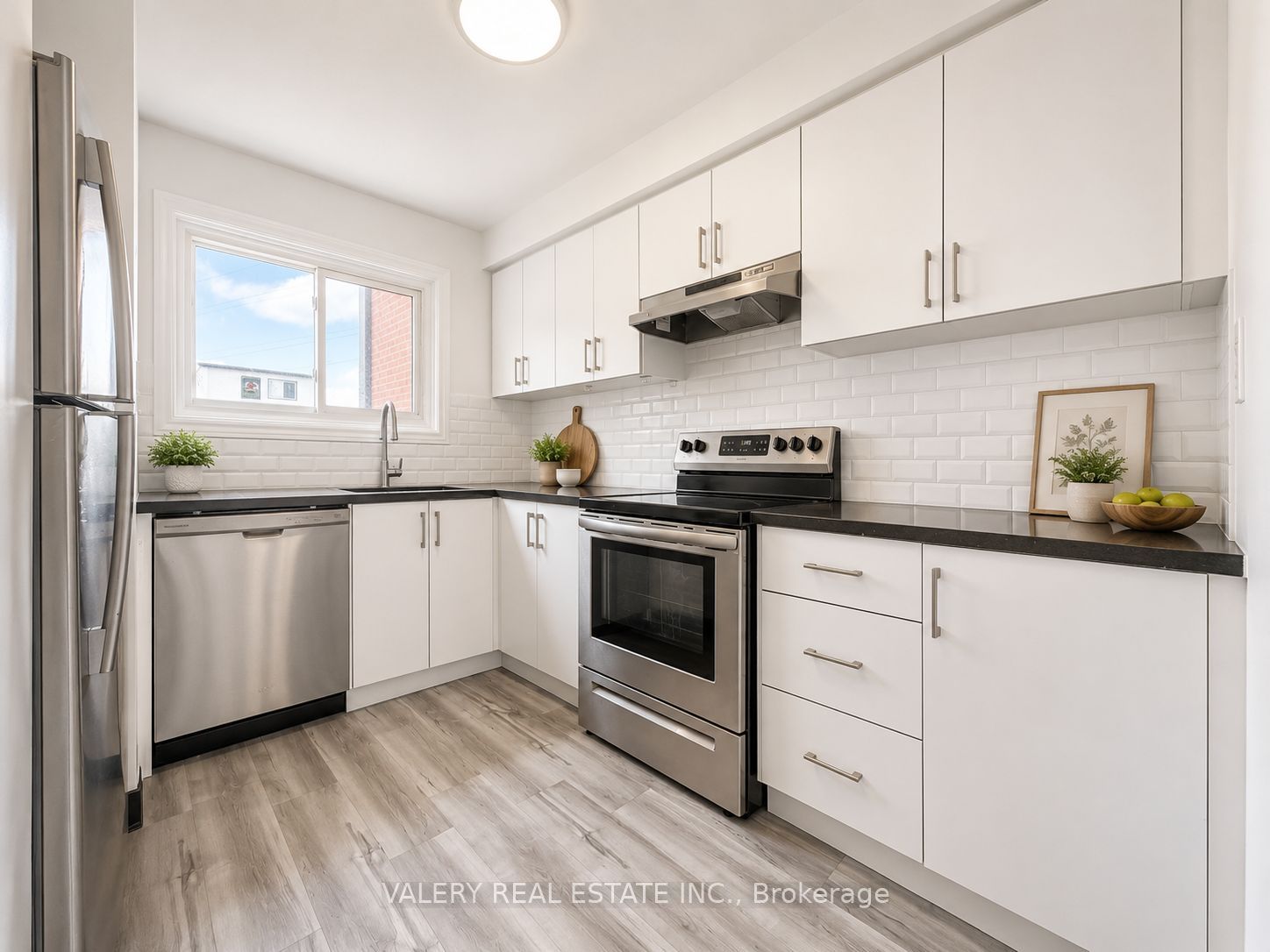 Unit E - 516 Sunnydale Place, Waterloo 4