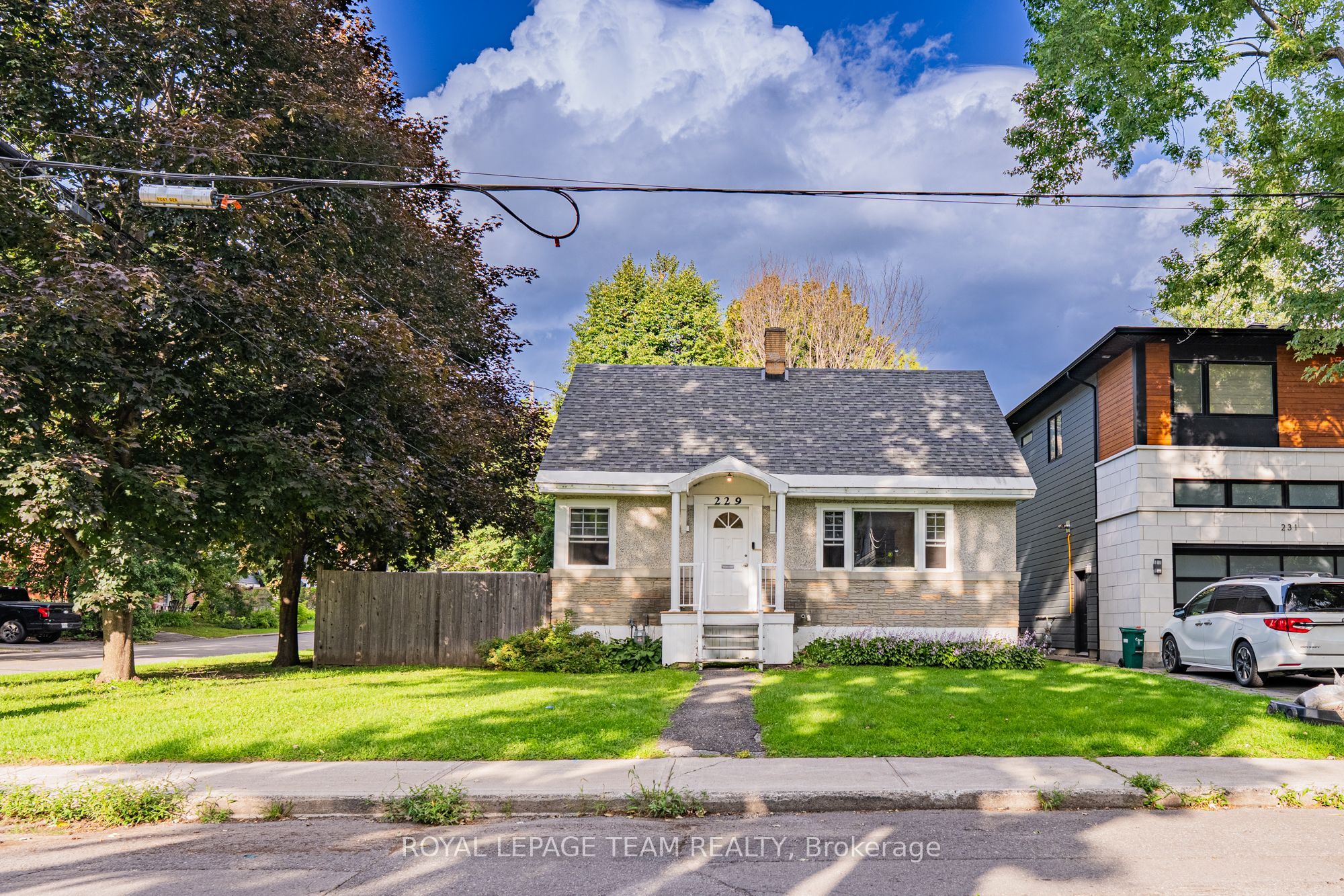 229 Daniel Avenue, Ottawa 4