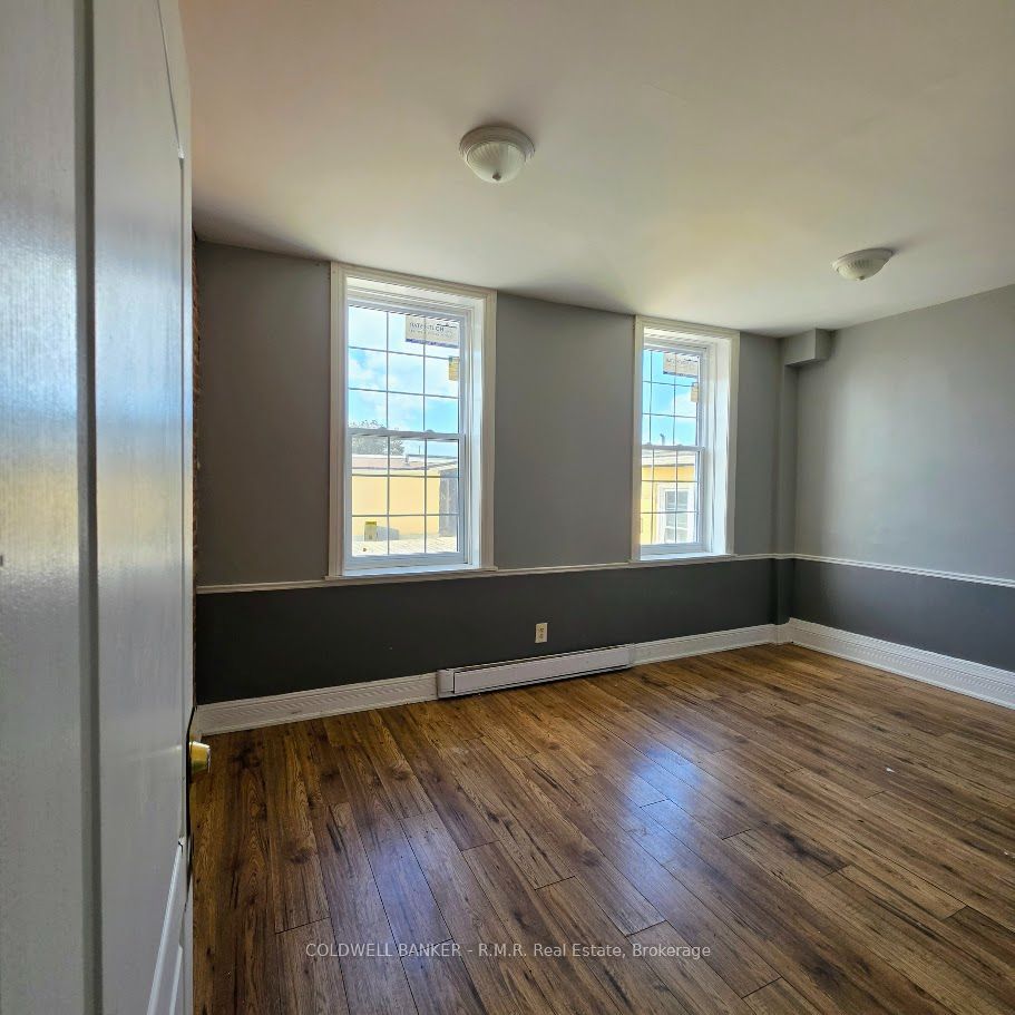 Unit 2 - 47 William Street N, Kawartha Lakes 3