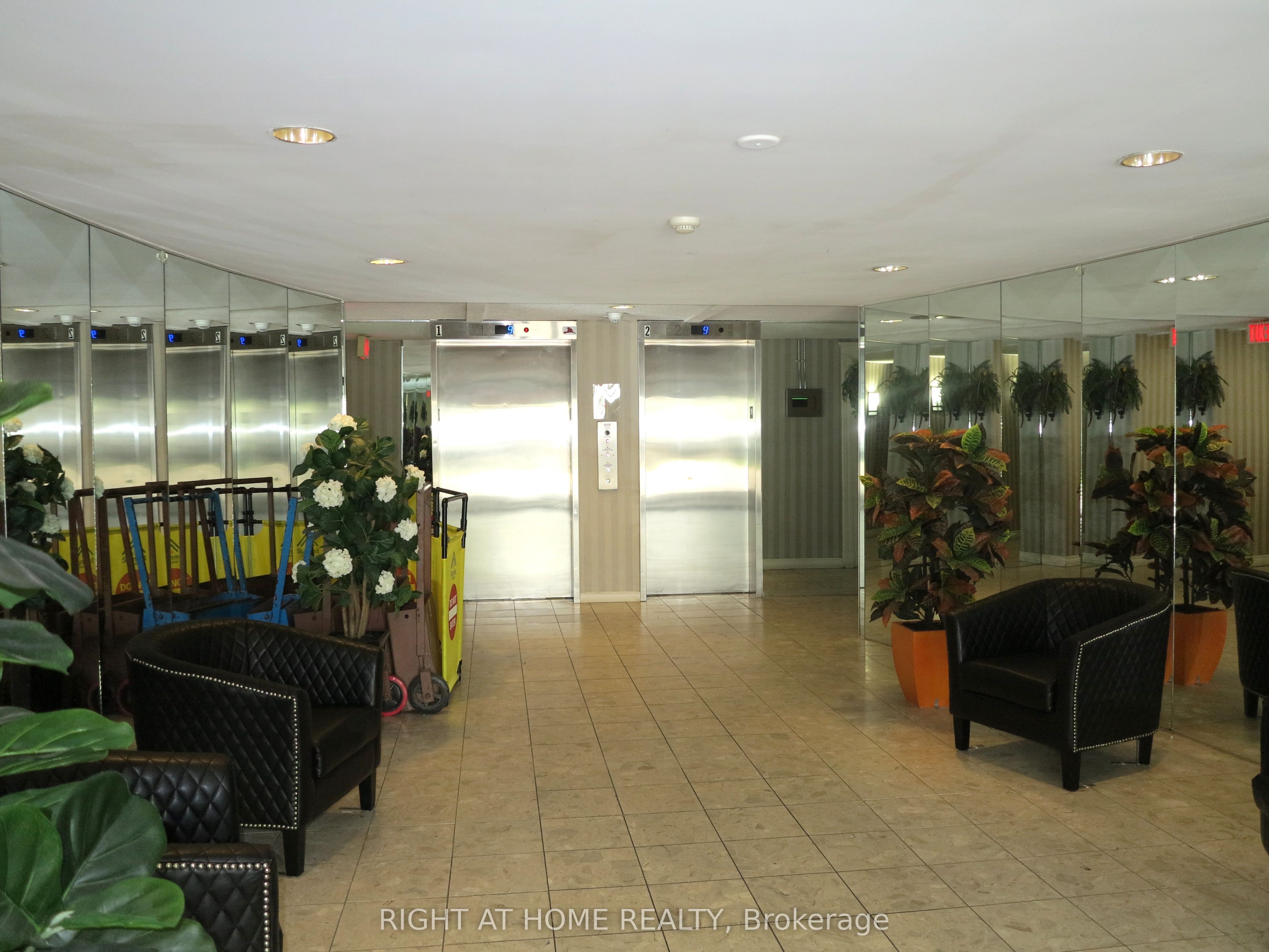 Unit 1011 - 570 Proudfoot Lane, London 2