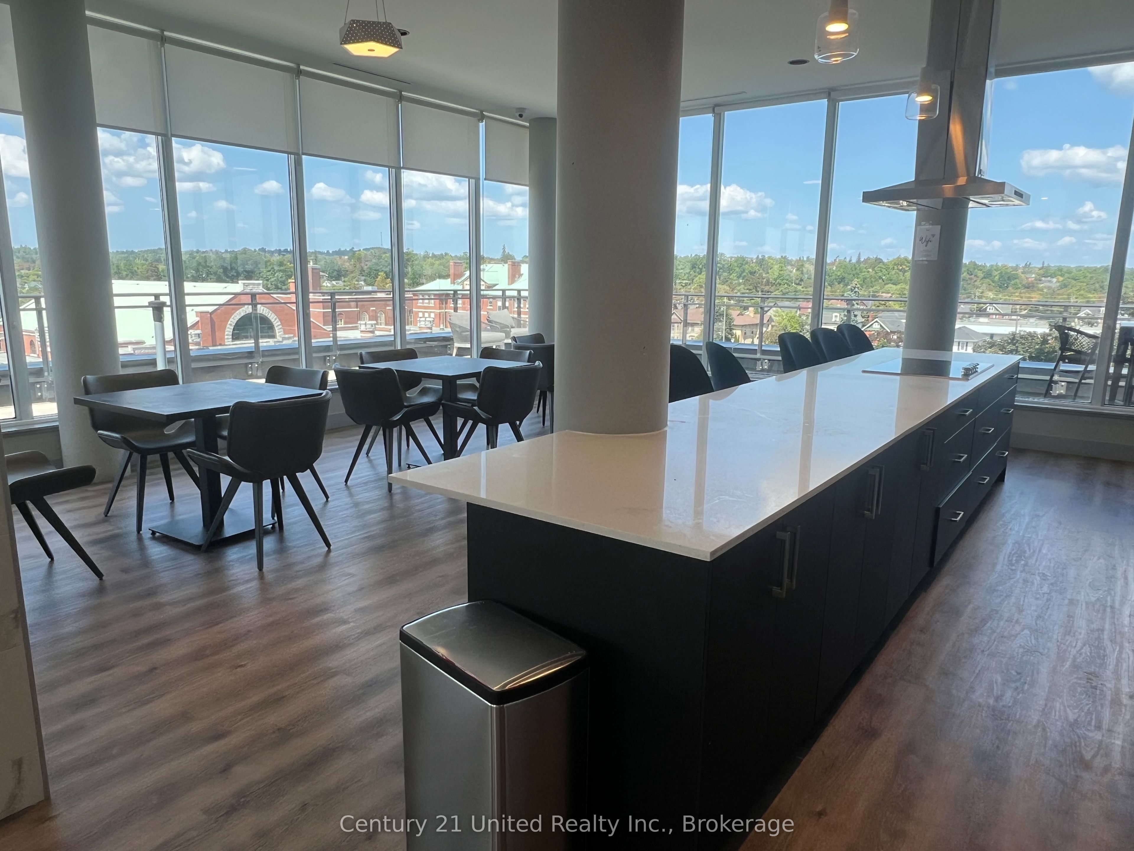 Unit 201 - 475 George Street N, Peterborough 5