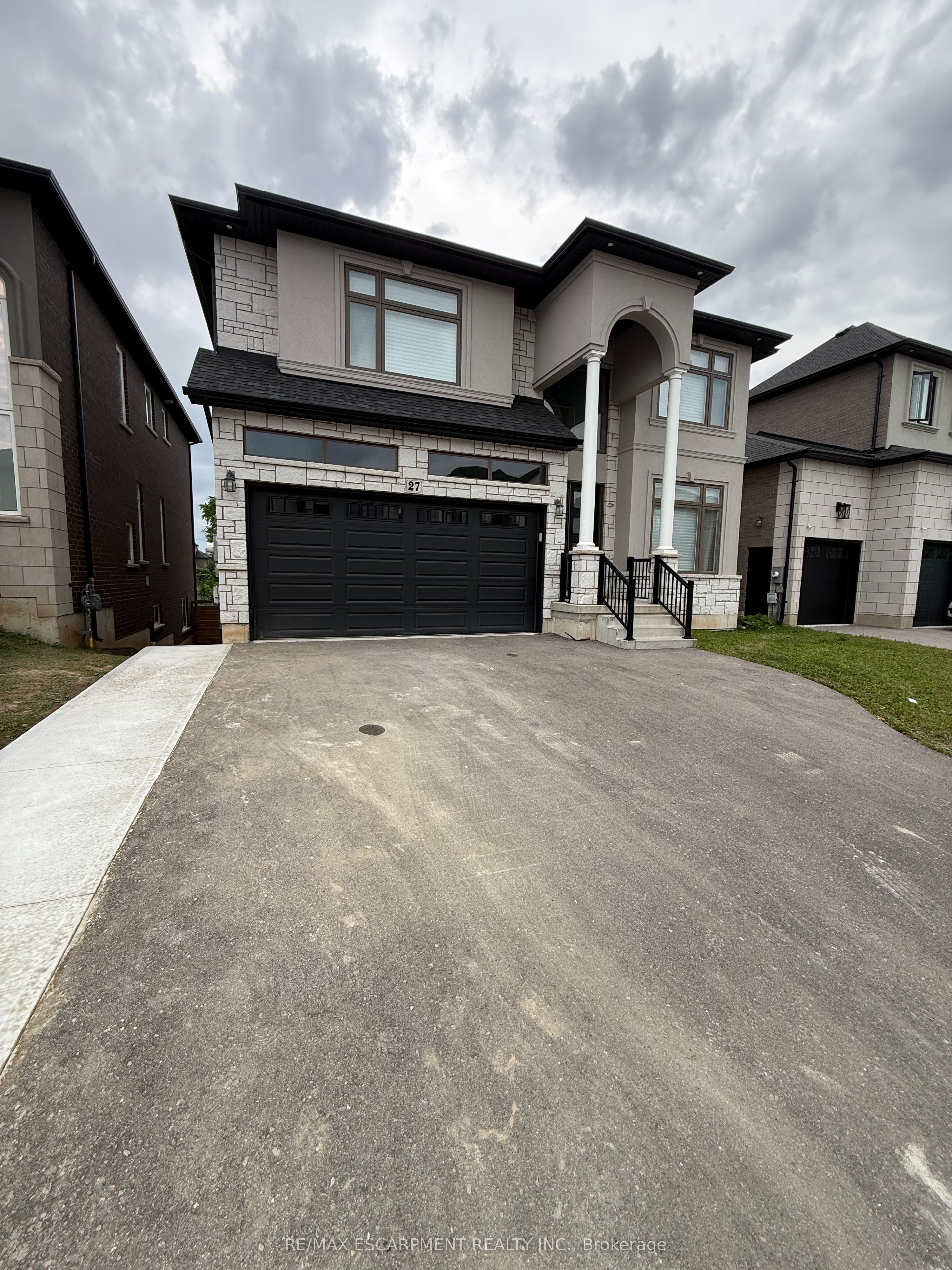 Unit LOWER - 27 DEERFIELD Lane, Ancaster 2