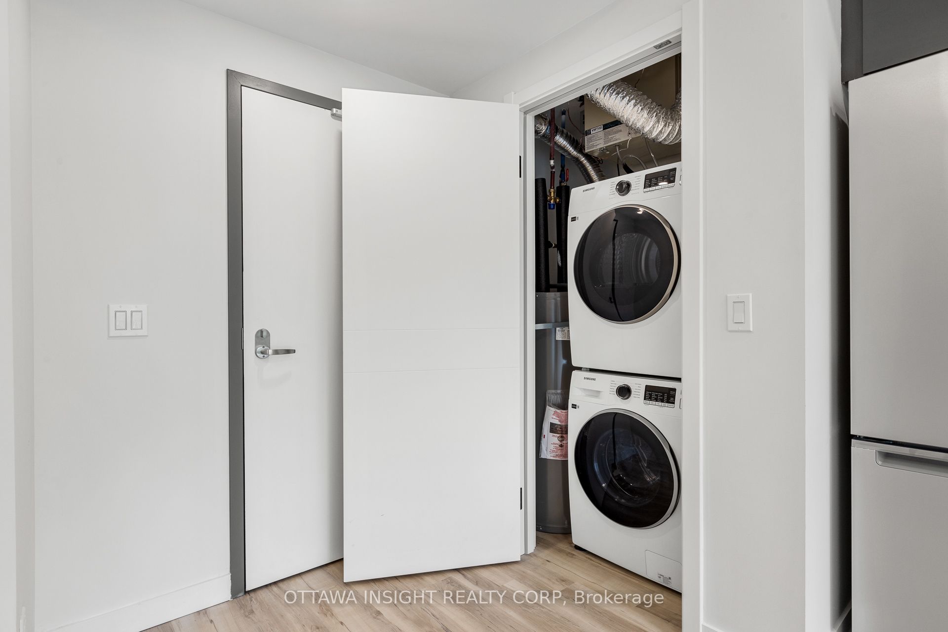Unit 1 - 2405 Carlsen Avenue, Ottawa 2