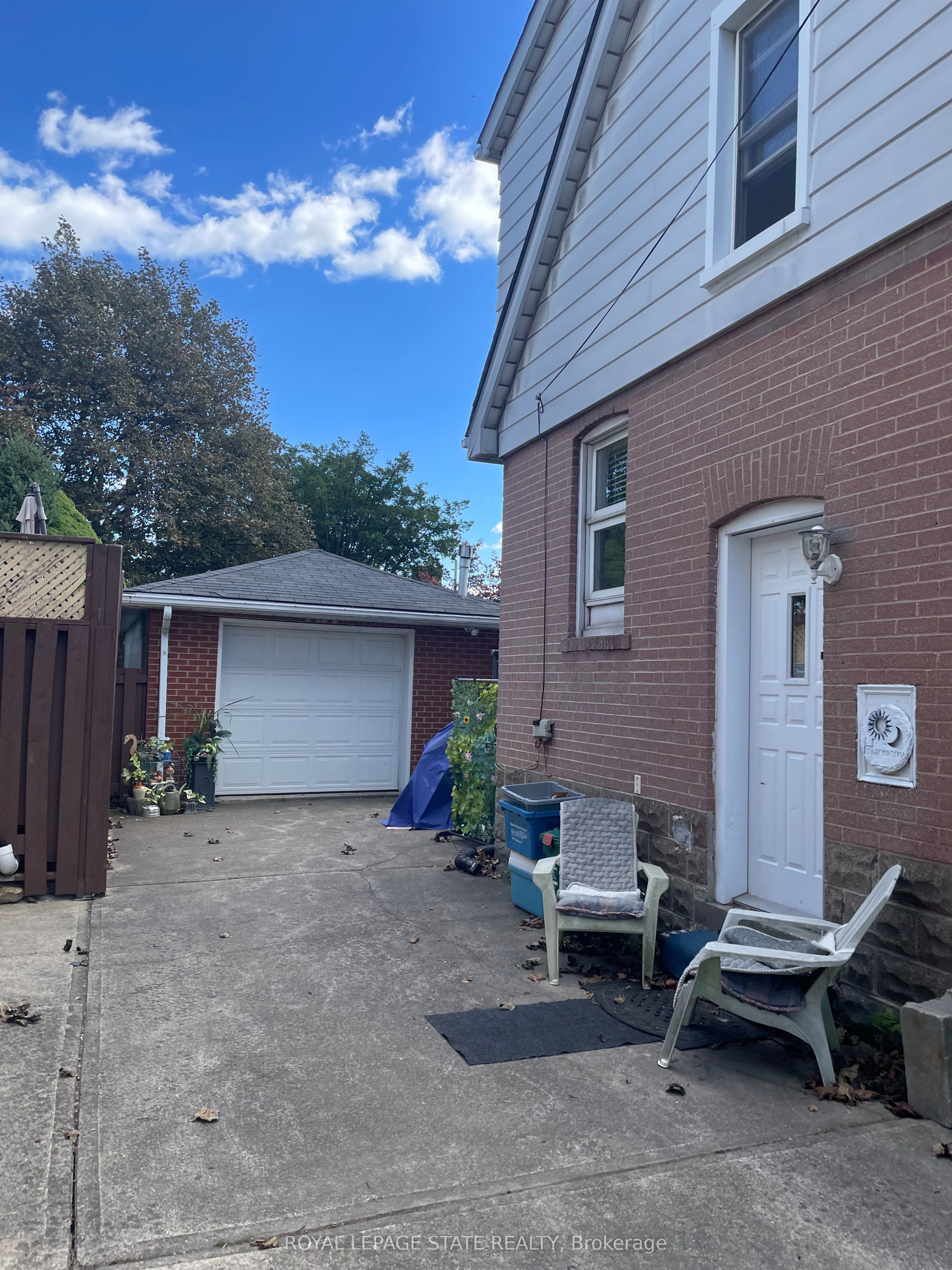 Unit Upper - 225 East 14th Street, Hamilton 3