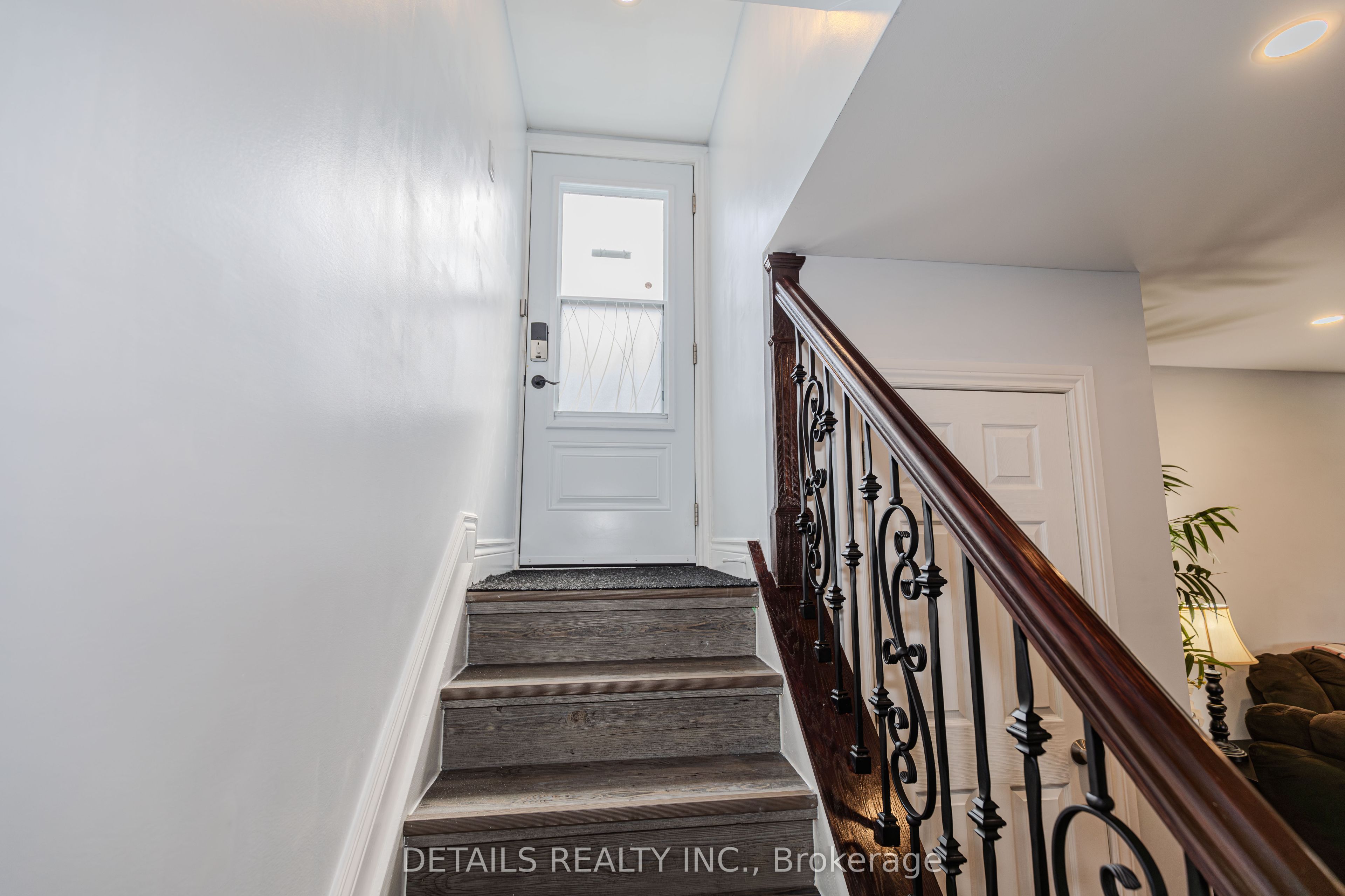 7 Kerry Crescent E, Nepean 3