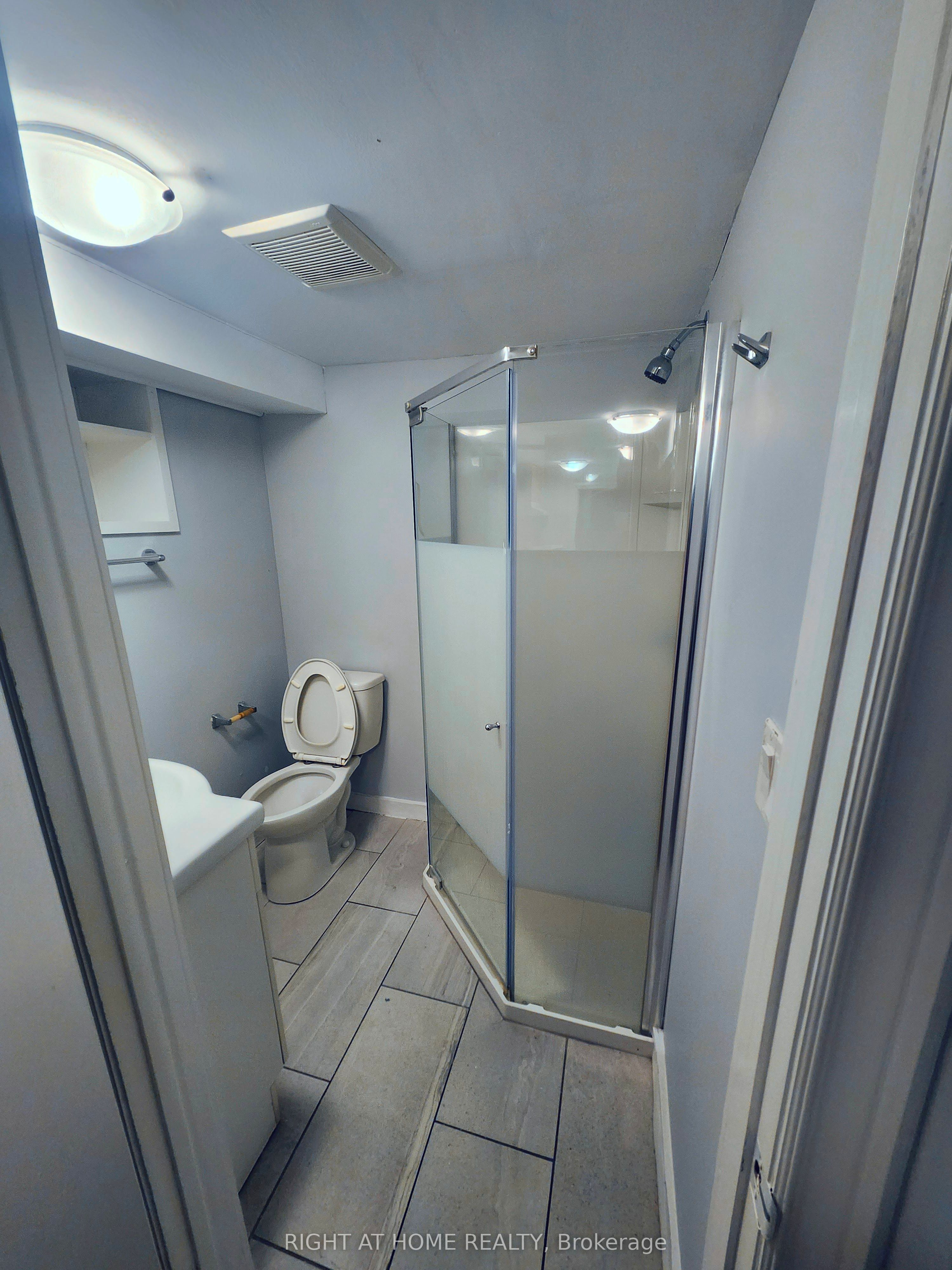 Unit Basemnt - 48 Westmount Road S, Waterloo 5