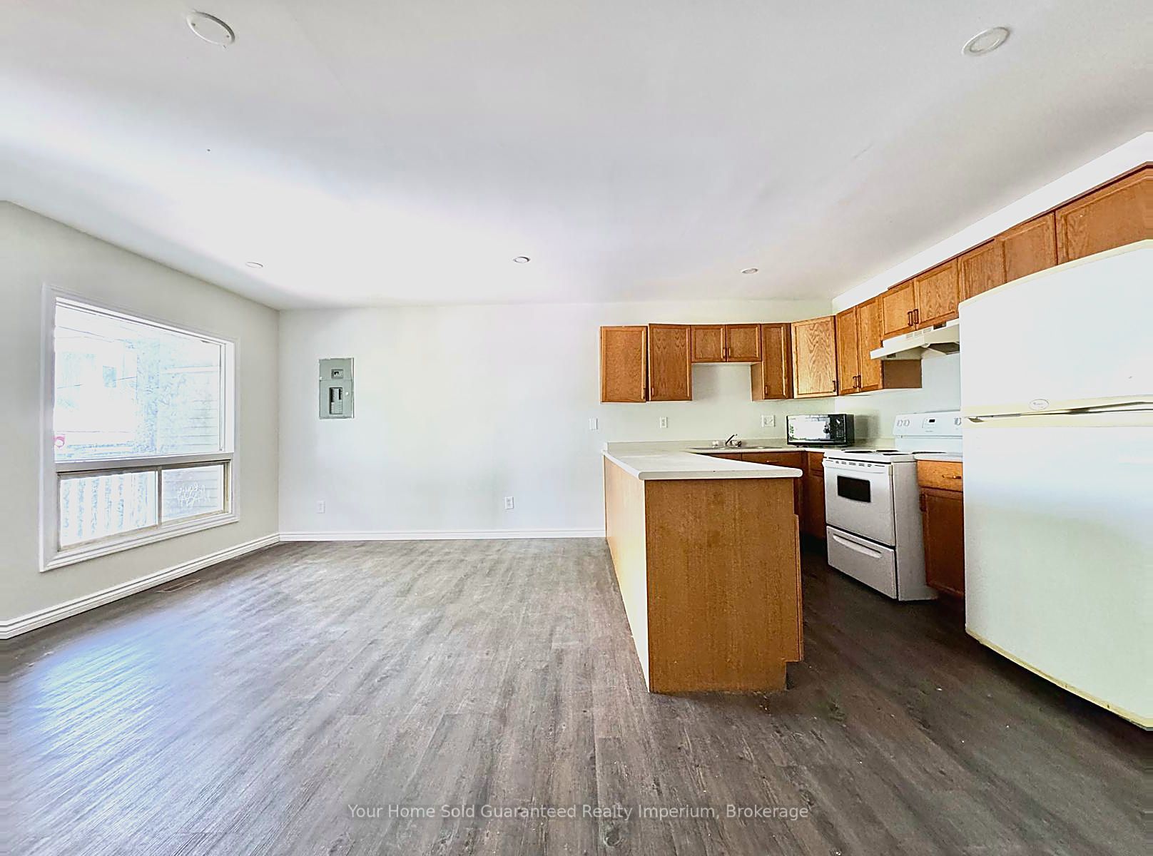 Unit Upper (B) - 59 Queenston Street, St. Catharines 3