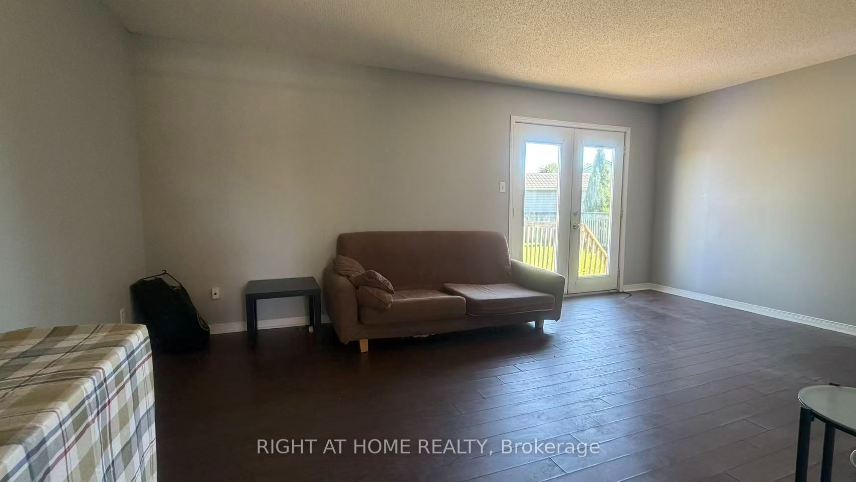 271 Fleming Drive, London 5
