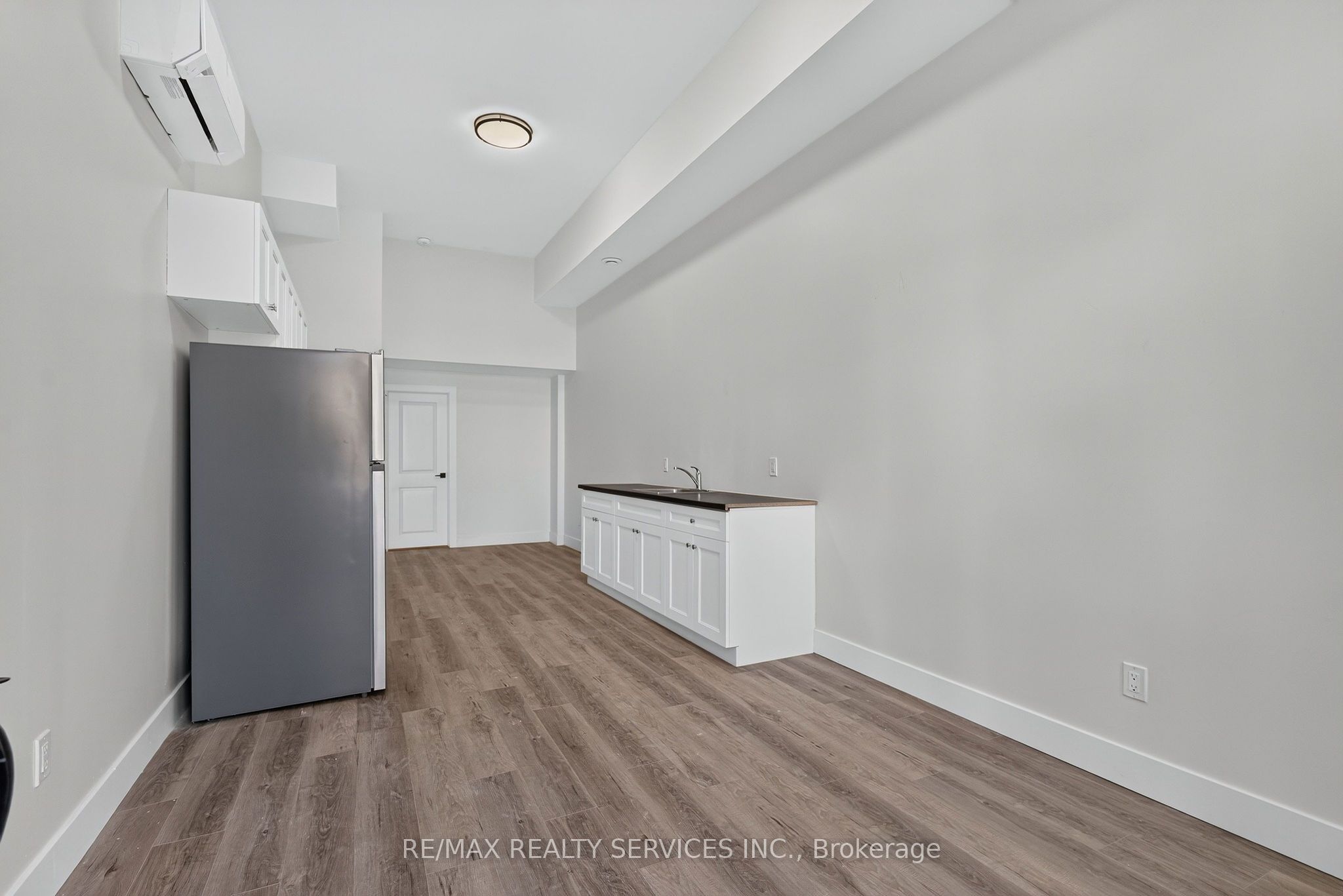 Unit 3 - 260 King Street, Welland 3