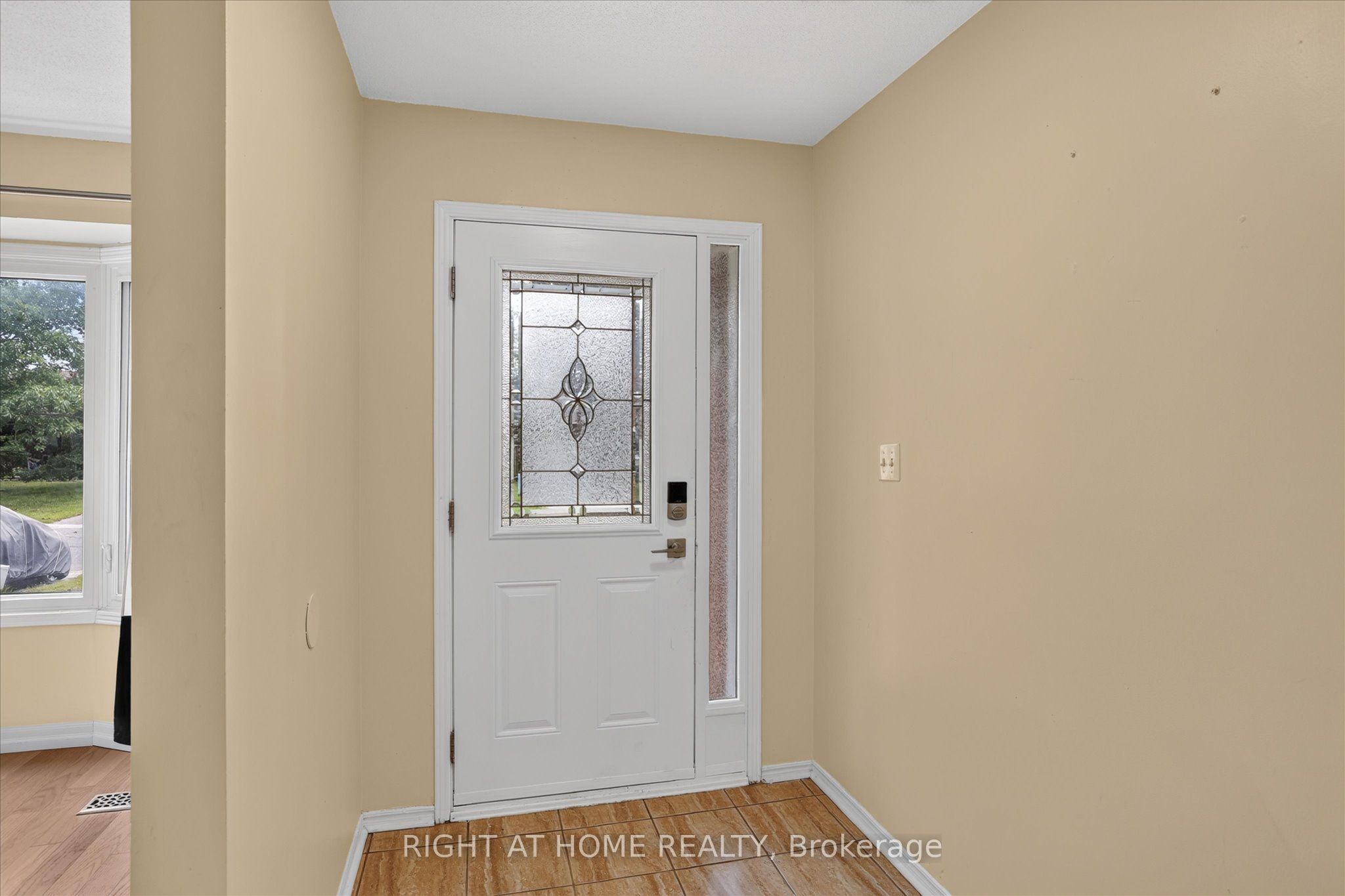 1533 Wildlark Drive, Peterborough 5