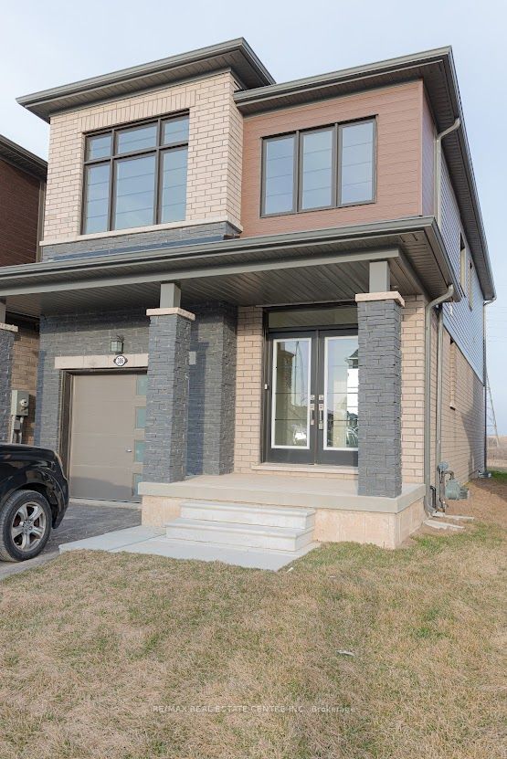 386 Barker Parkway, Thorold 2