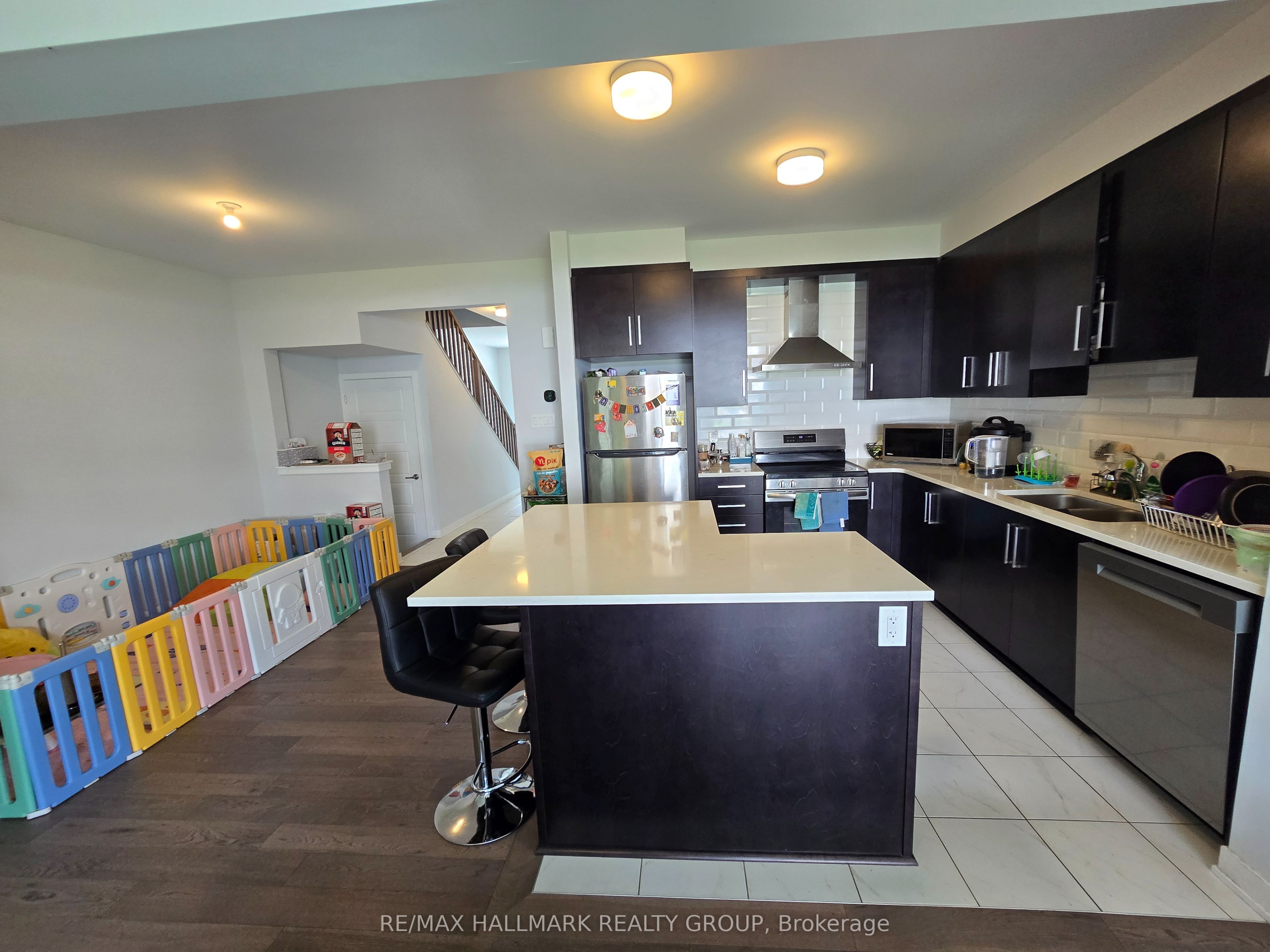 646 Fenwick Way, Nepean 4