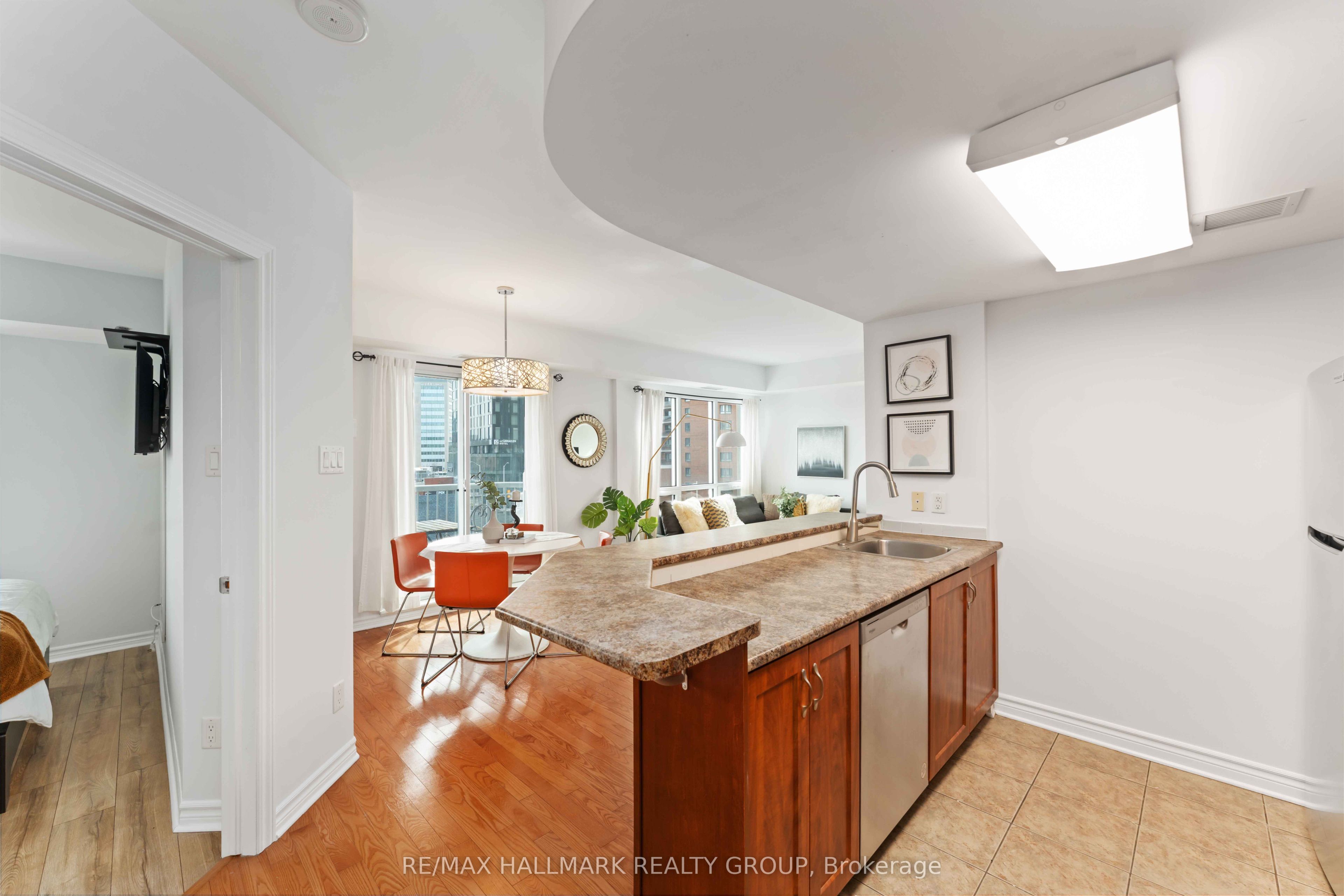 Unit 608 - 200 Rideau Street, Ottawa 5