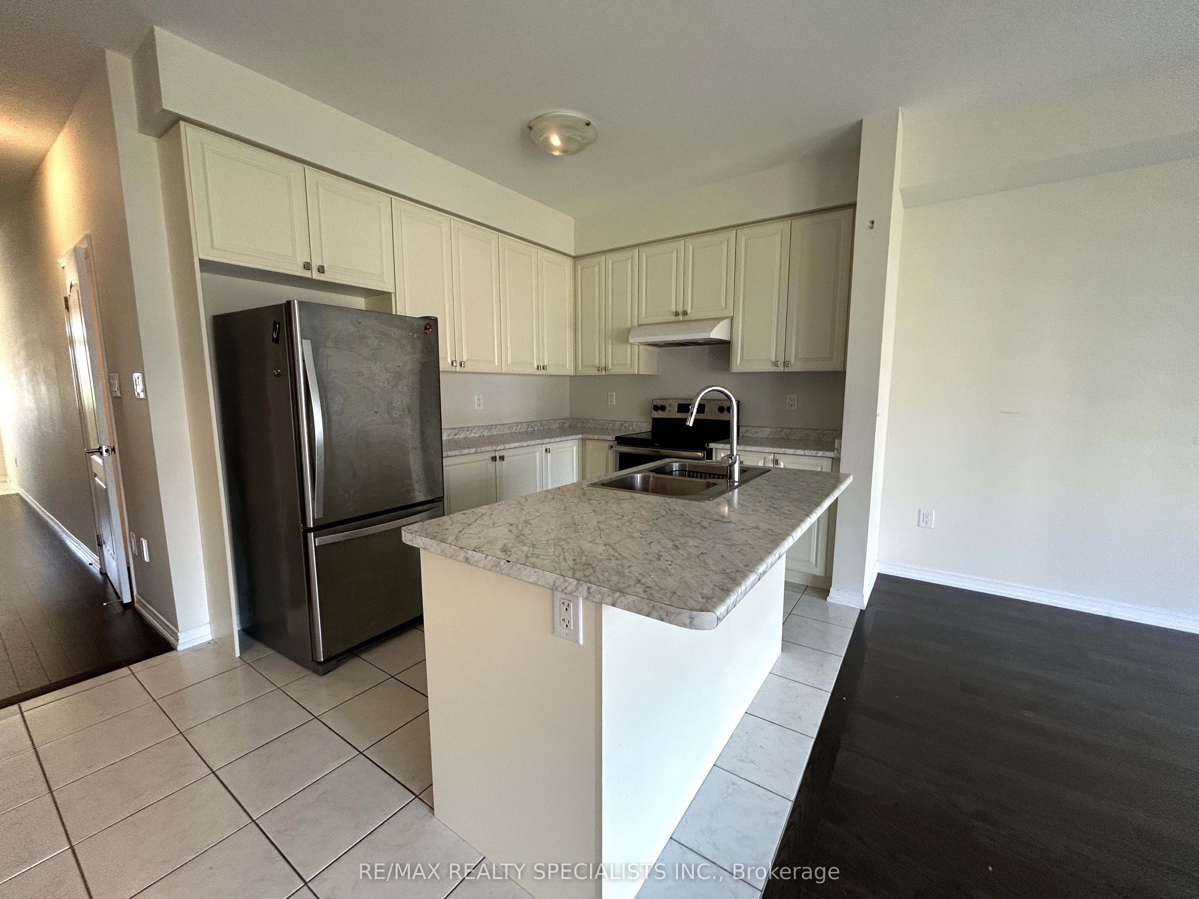 8749 SOURGUM Avenue, Niagara Falls 5