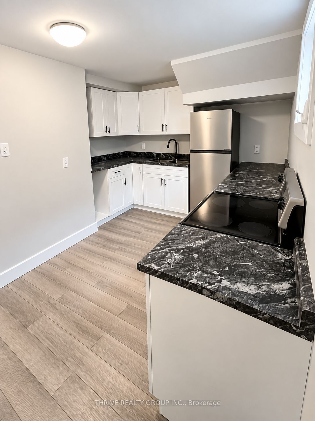 Unit 3 - 118 Pine Lawn Avenue, London 2