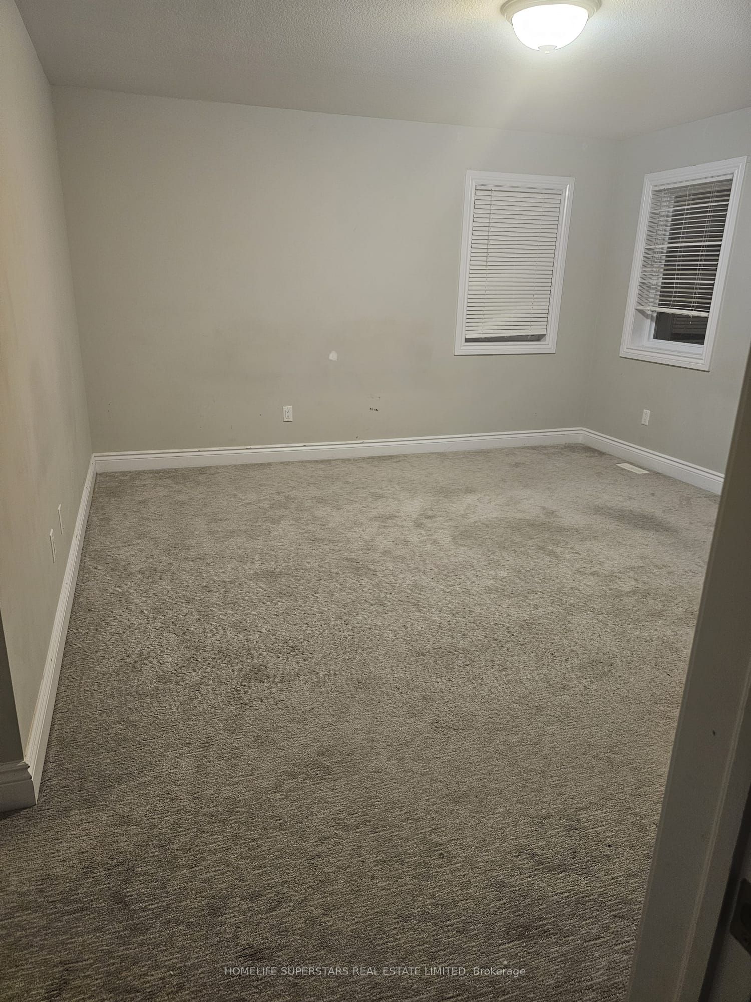 2320 Constance Avenue, London 5
