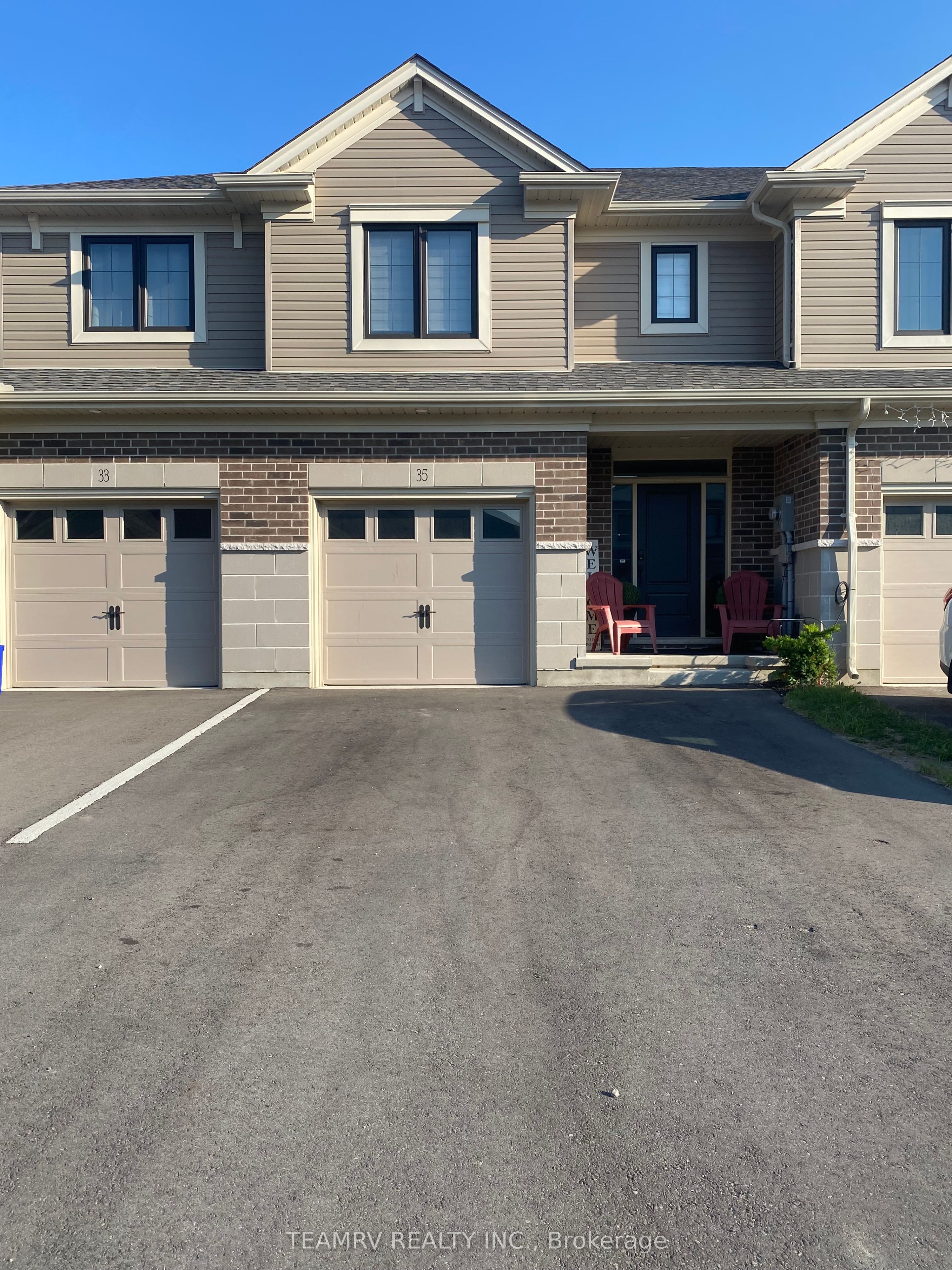 35 Canary Street, Tillsonburg 1