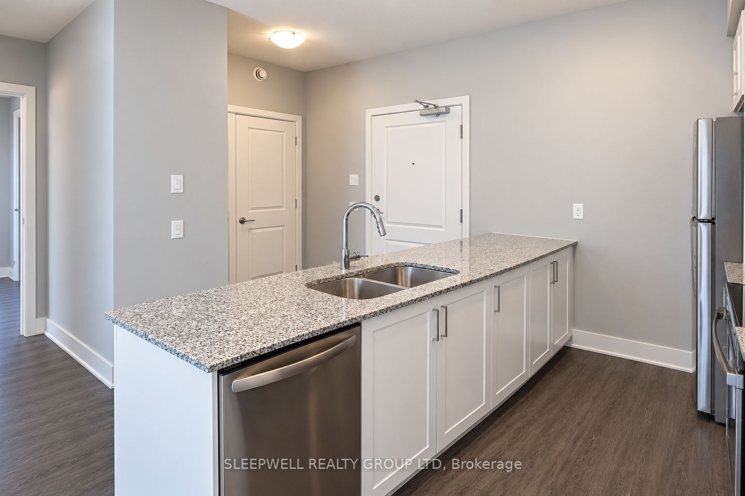 Unit 110 - 975 North Russell Road, Russell 5