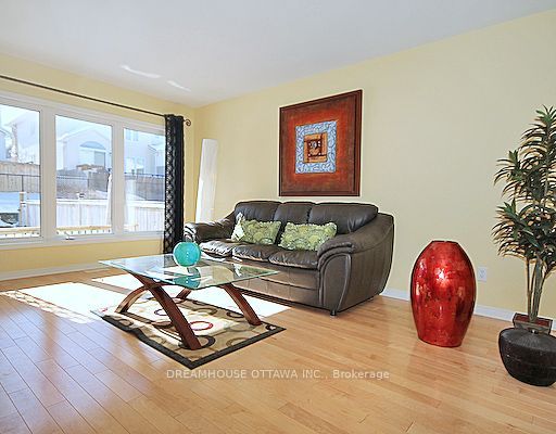 322 Statewood Drive, Kanata 4