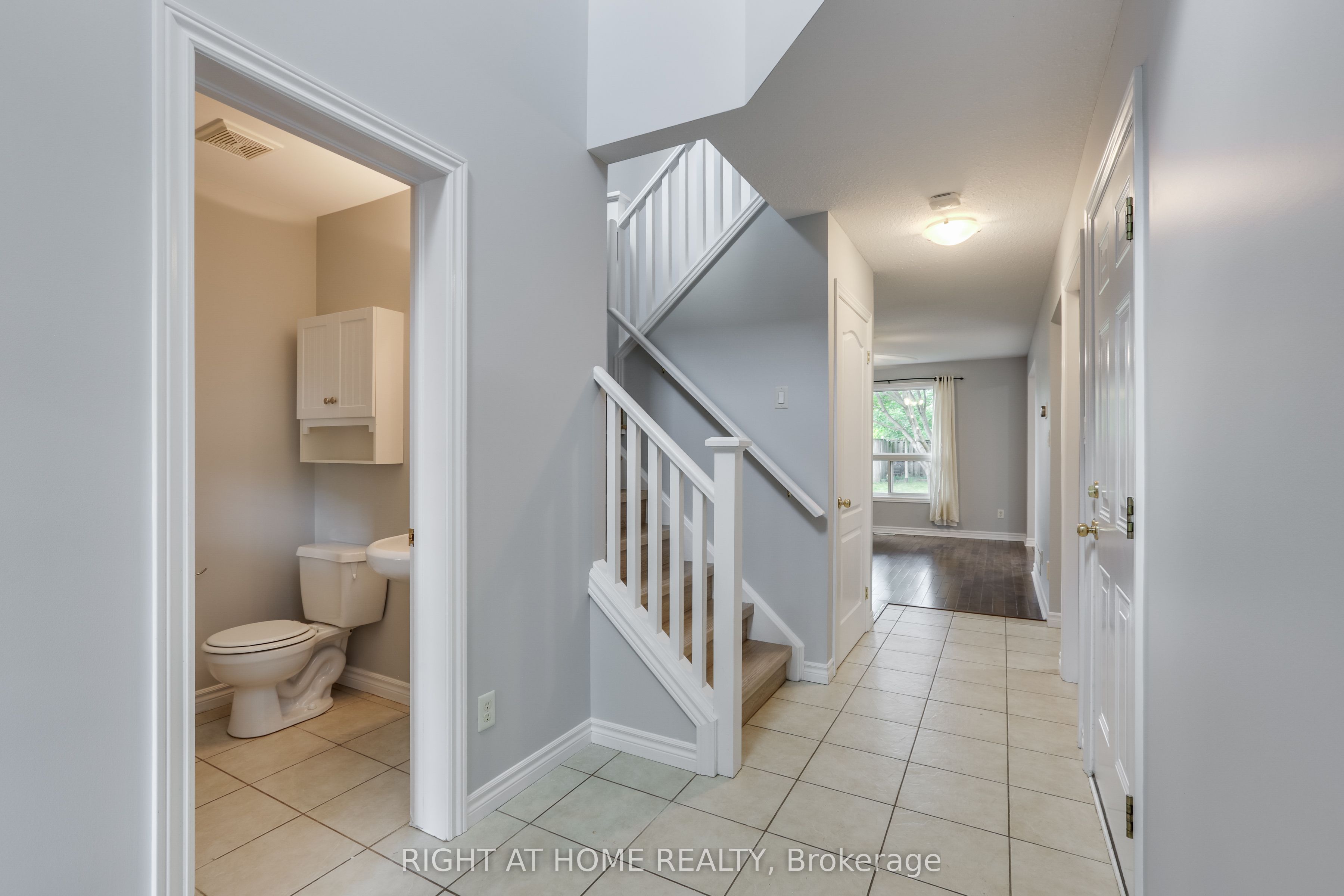 2206 Coronation Drive, London 3