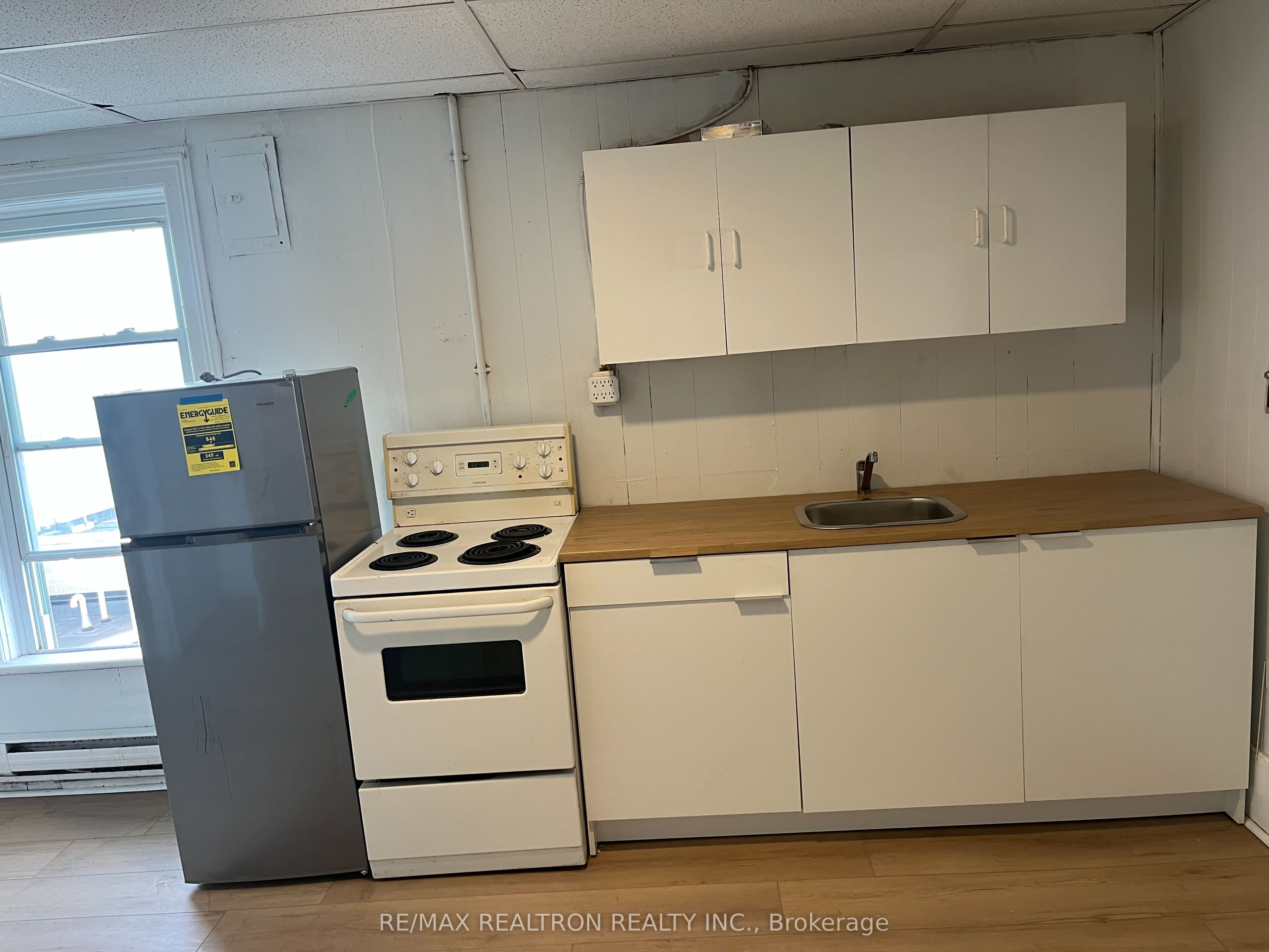Unit 4 - 106 Dundas Street W, Quinte West 2