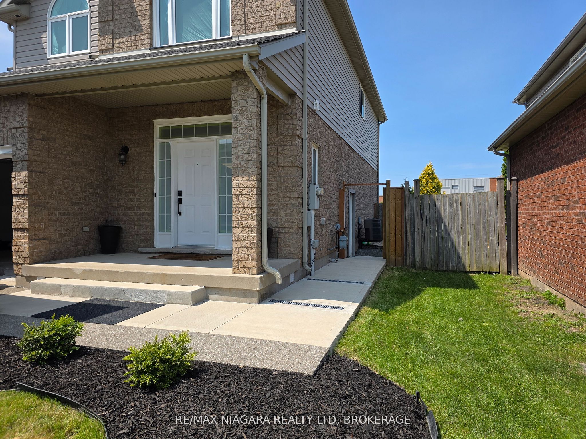Unit Lower Level - 8383 Heikoop Crescent, Niagara Falls 2