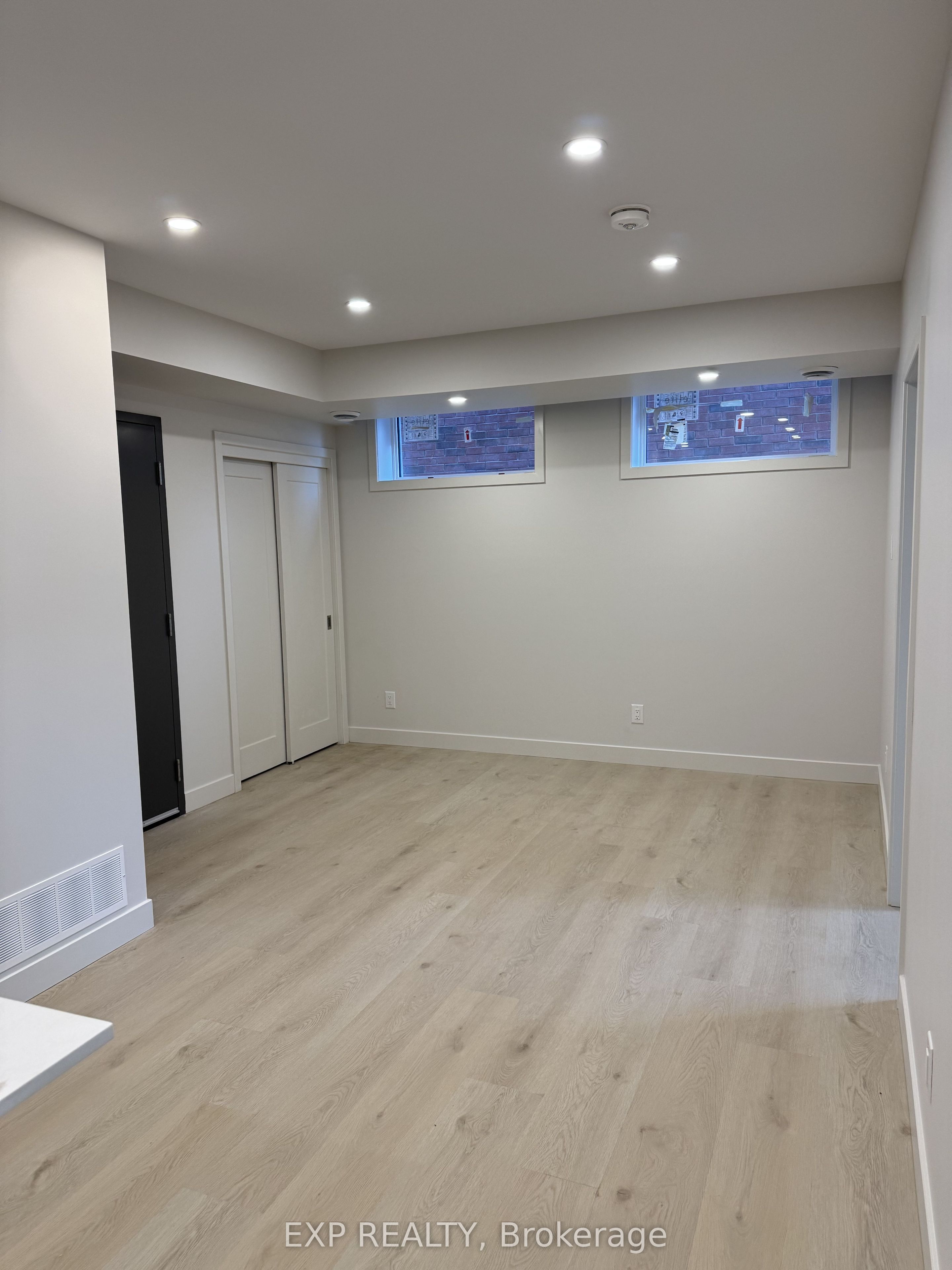 Unit 1 - 1301 Dorchester Avenue, Ottawa 4