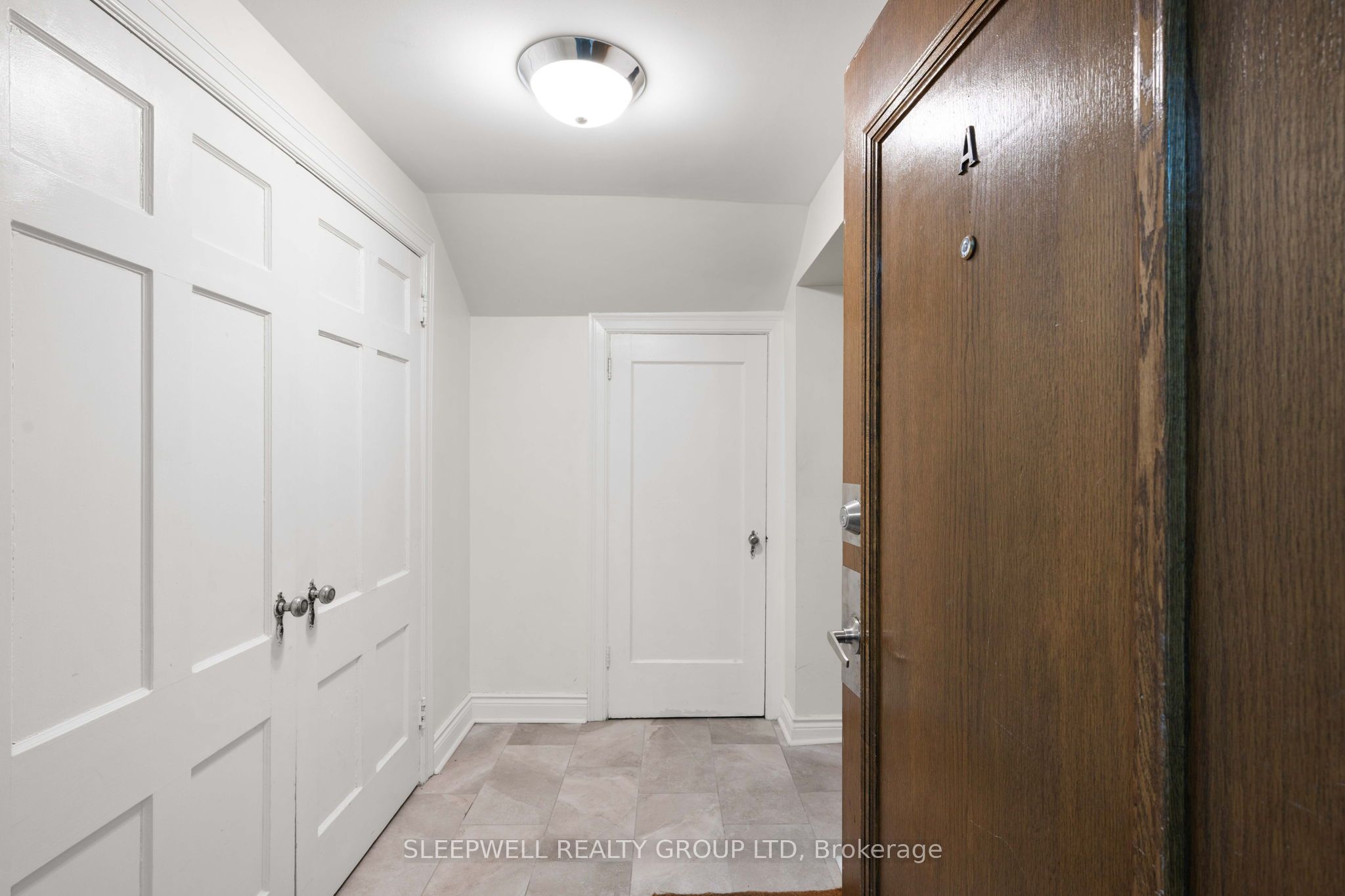 Unit 1A - 180 Augusta Street, Ottawa 3