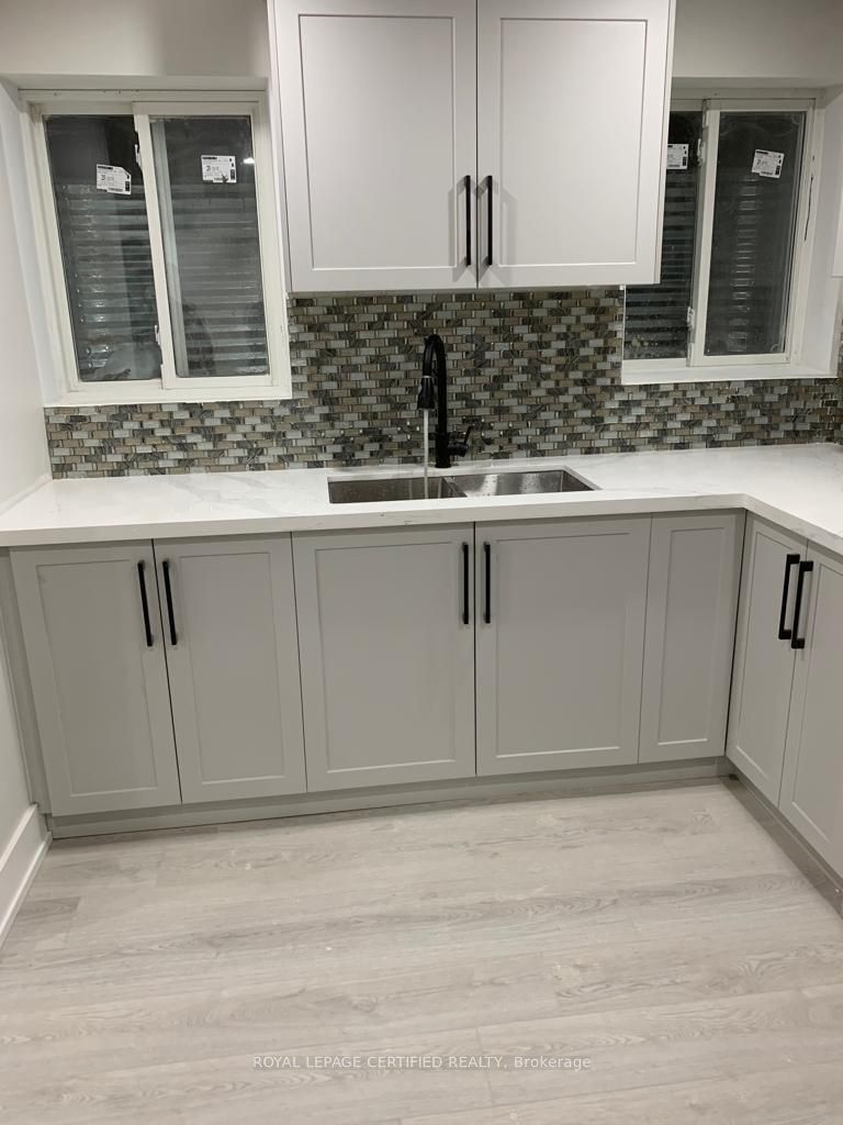 Unit bsmt - 25 Carrie Crescent, St. Thomas 5