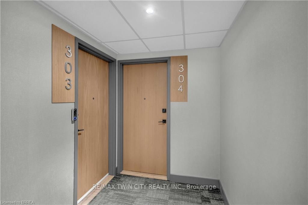 Unit 304 - 7 Erie Avenue, Brantford 4