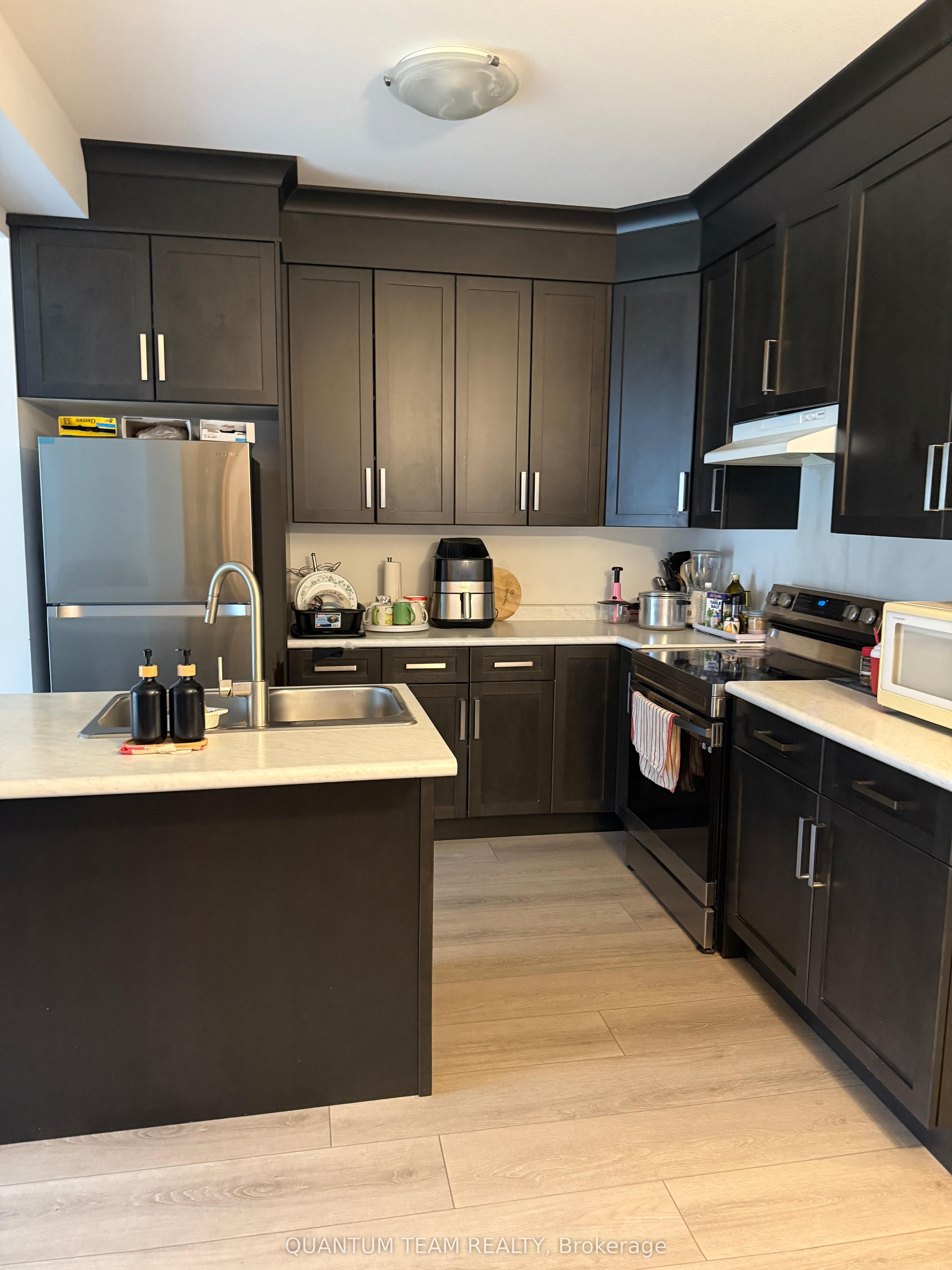 Unit upper - 9345 White Oak Avenue, Niagara Falls 3